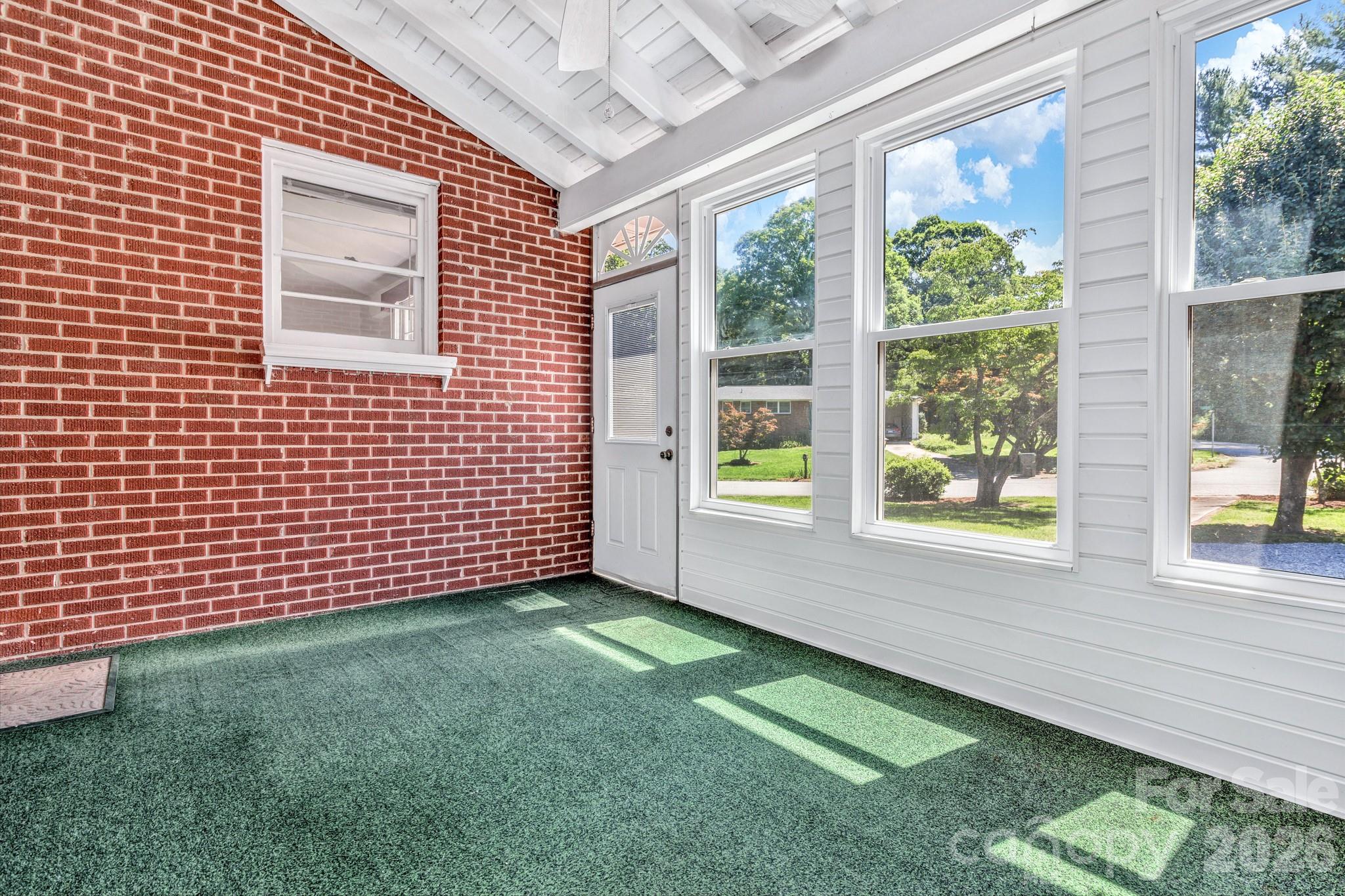 907 W Blue Ridge Road Property Photo 10