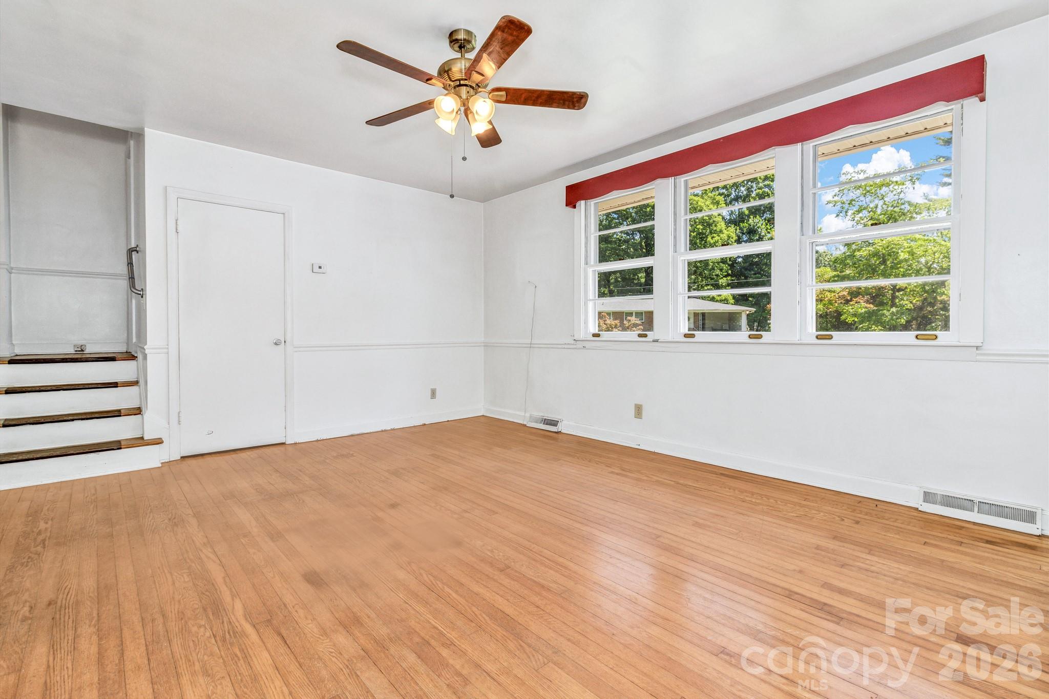 907 W Blue Ridge Road Property Photo 13