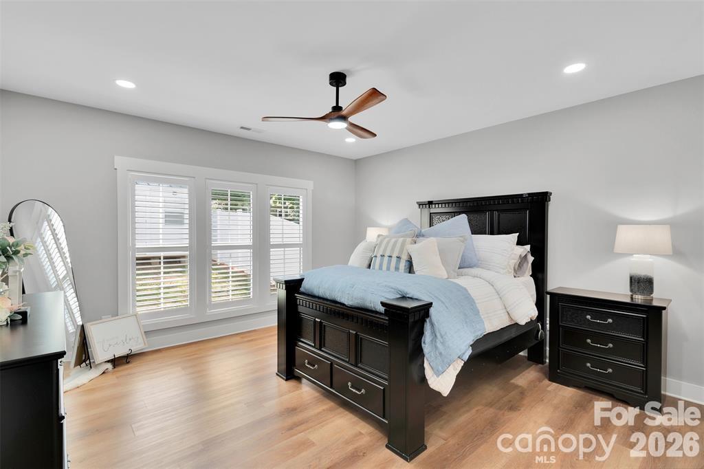 2754 Emperor Street Property Photo 14