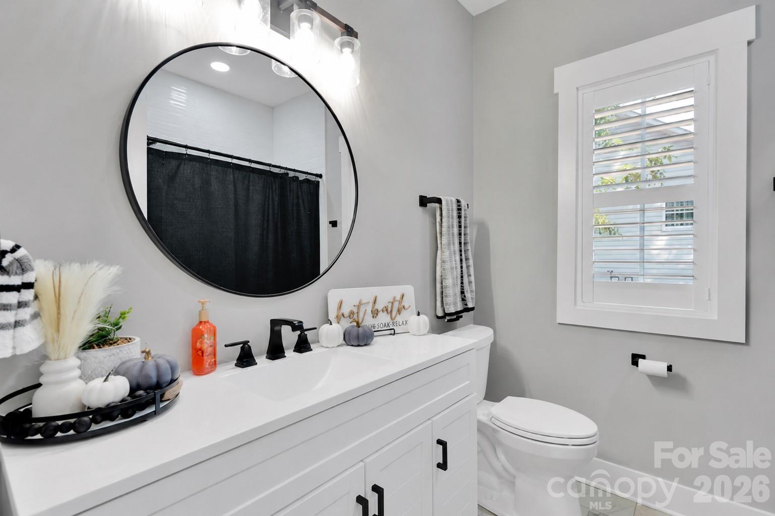 2754 Emperor Street Property Photo 23