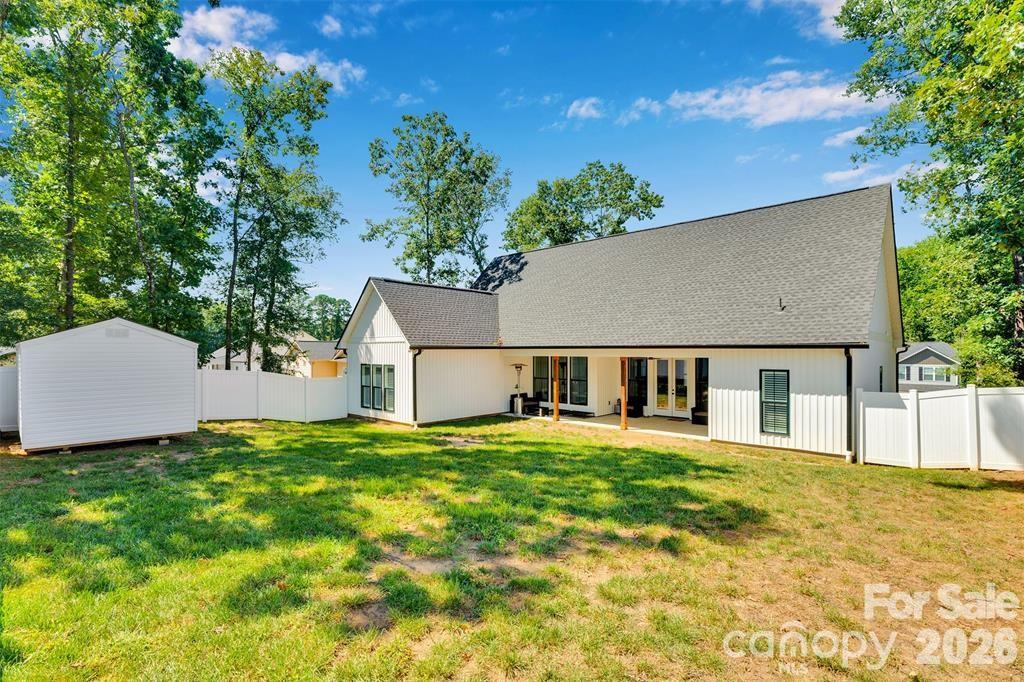 2754 Emperor Street Property Photo 25