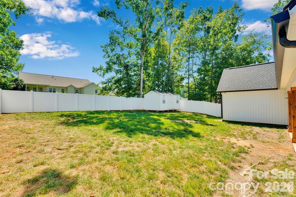 2754 Emperor Street Property Photo 26