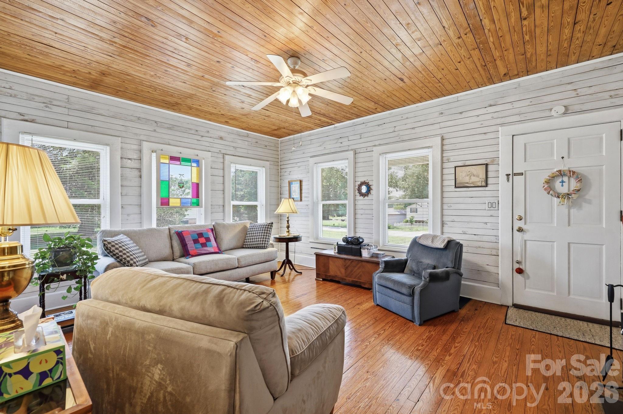 144 E Park Road Property Photo 7