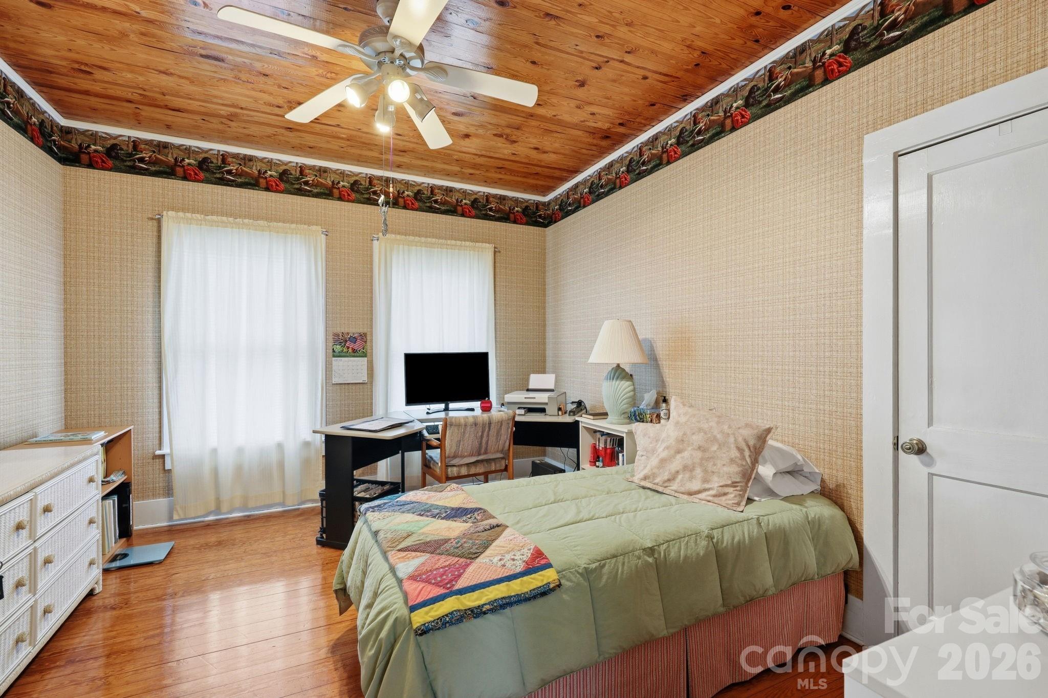144 E Park Road Property Photo 11