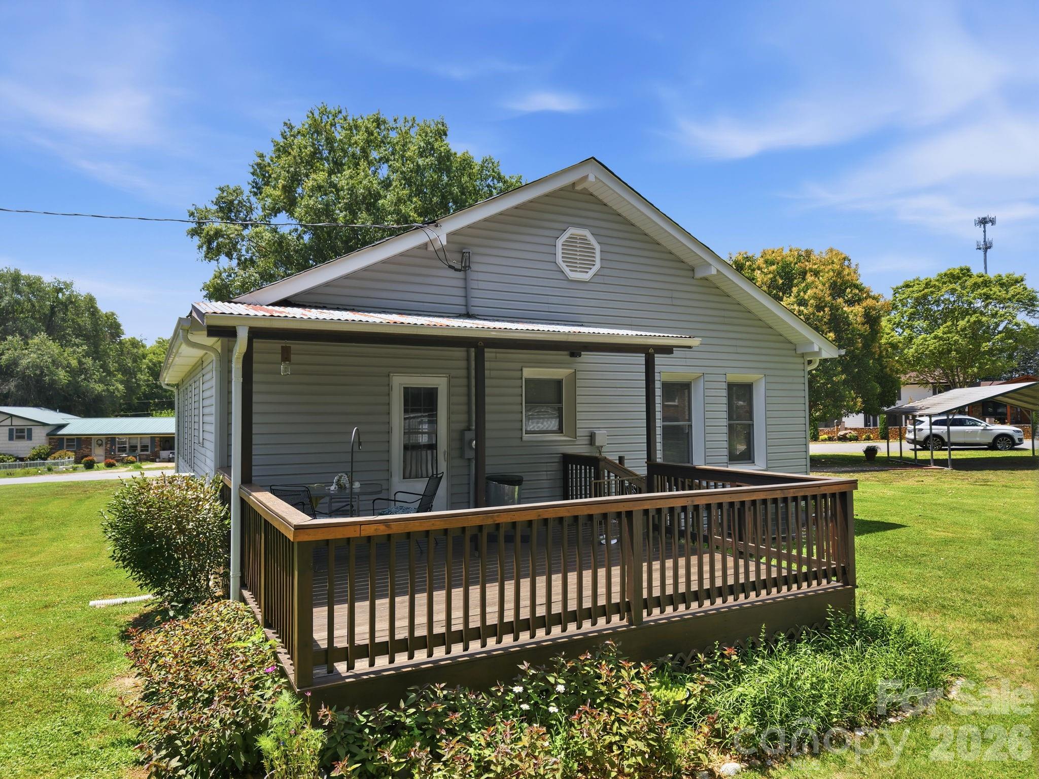 144 E Park Road Property Photo 18