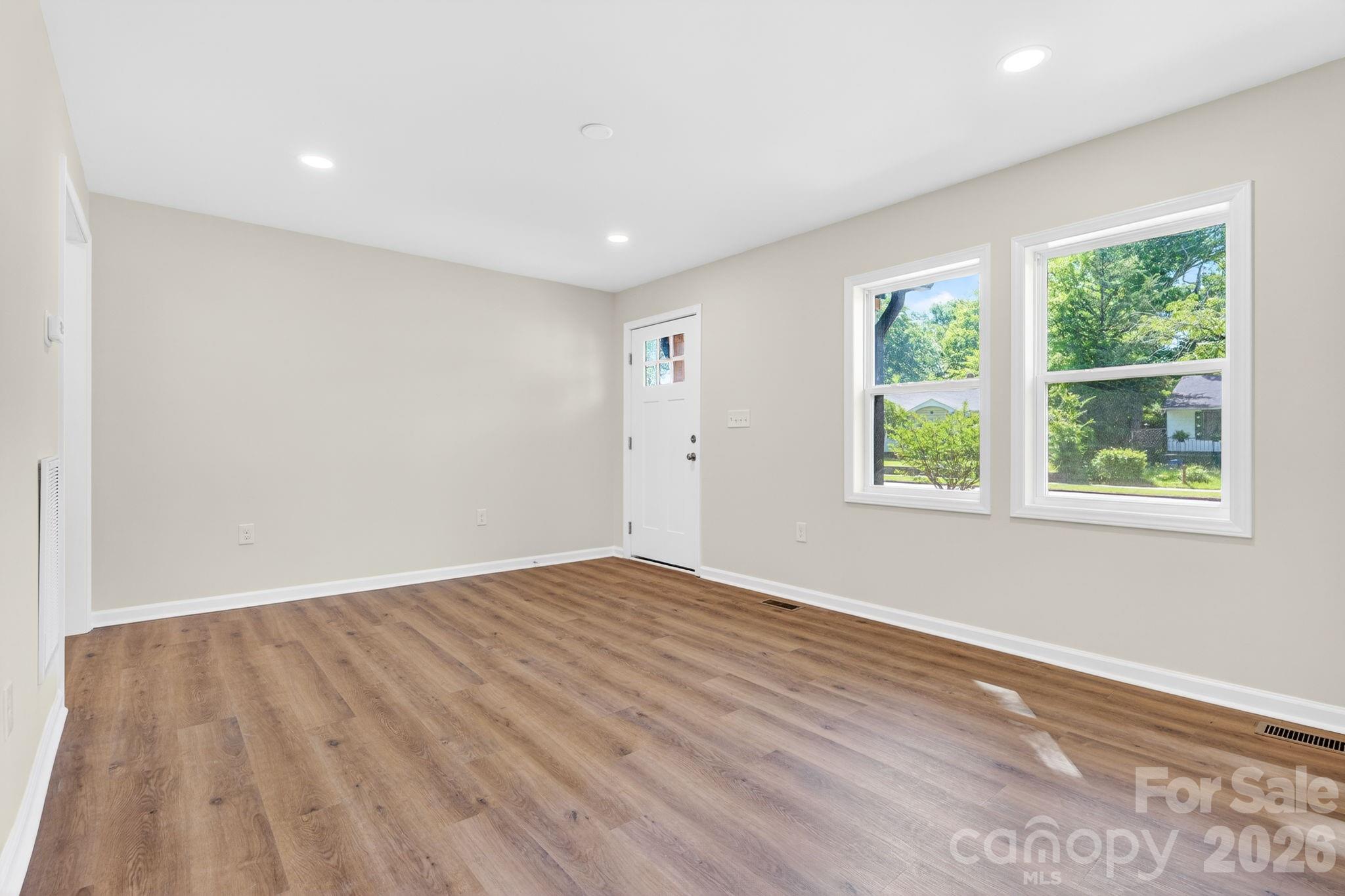 822 Arlington Avenue Property Photo 5