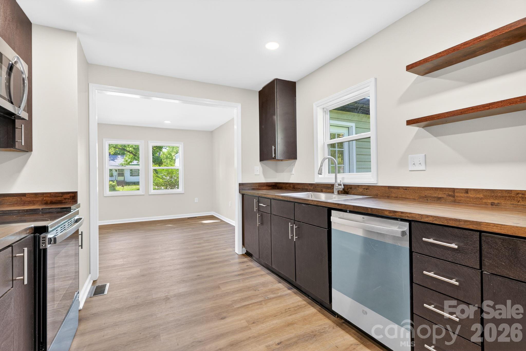 822 Arlington Avenue Property Photo 9