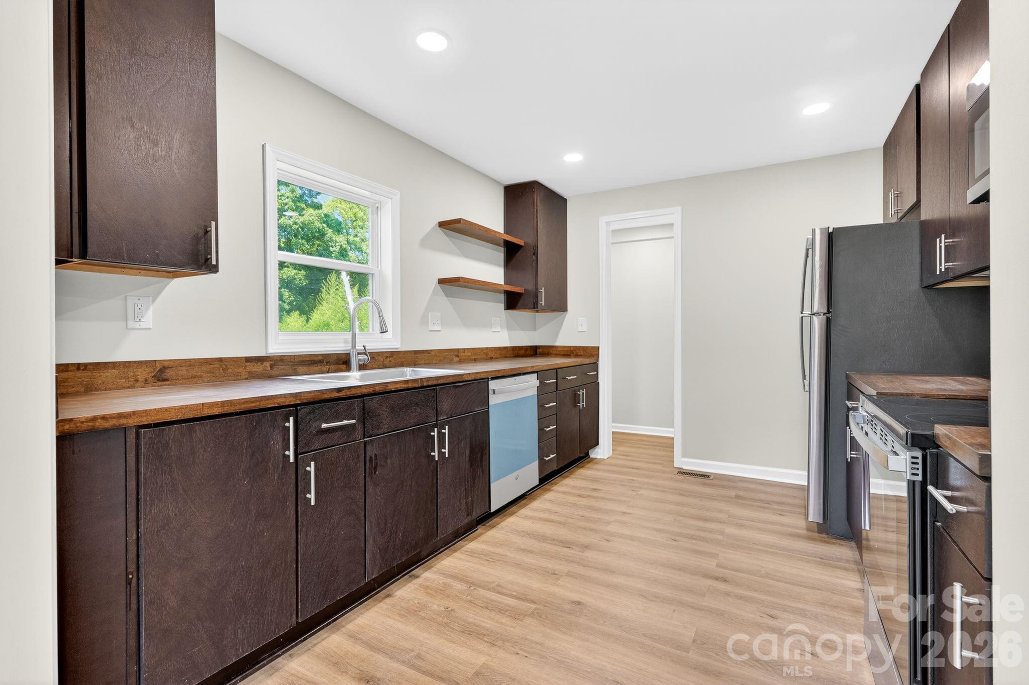 822 Arlington Avenue Property Photo 10