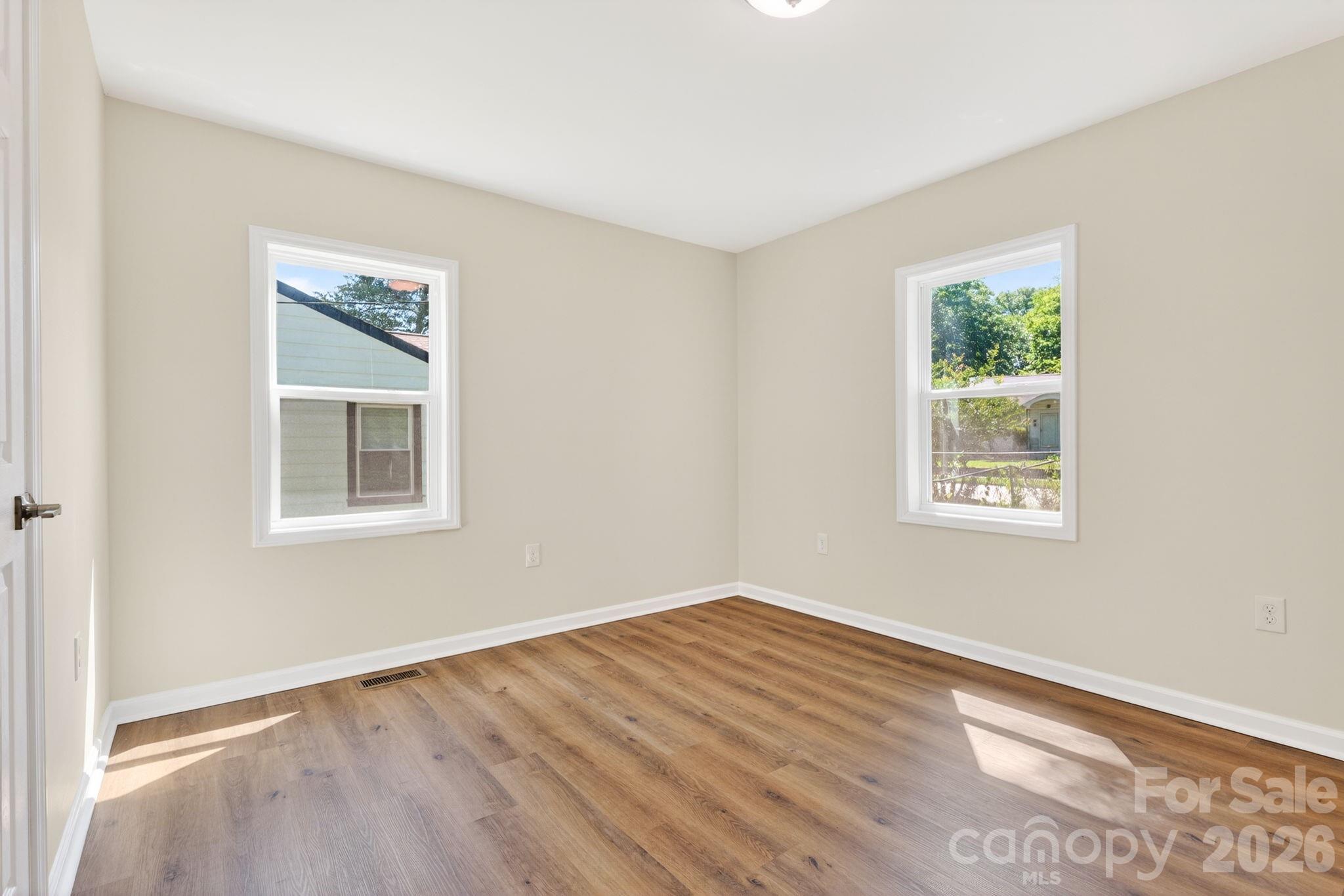 822 Arlington Avenue Property Photo 12