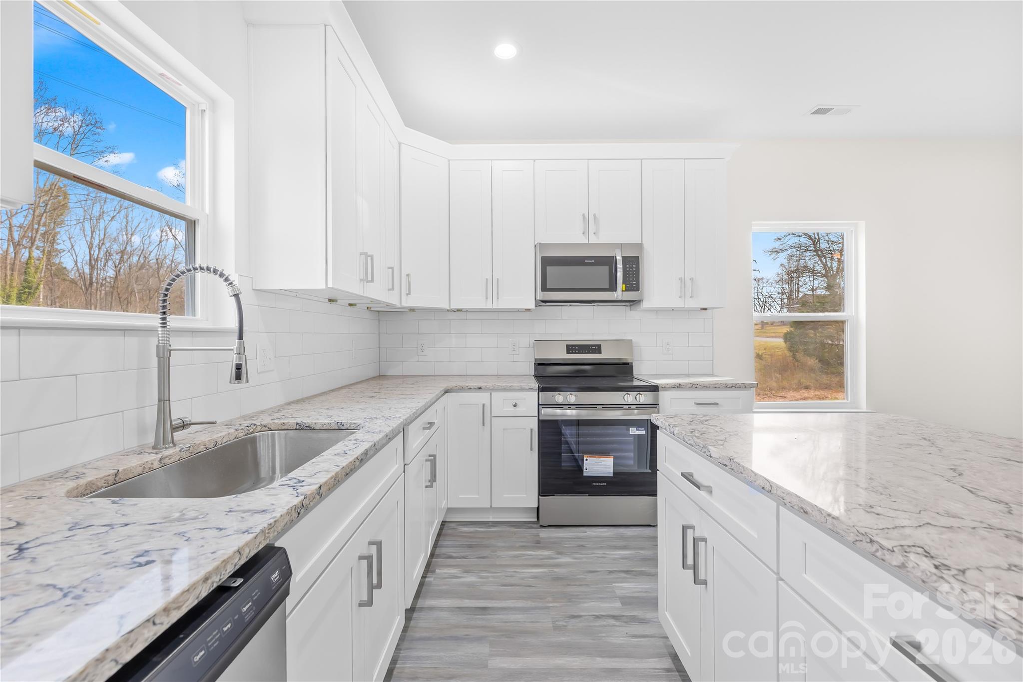 115 S Railroad Avenue Property Photo 3