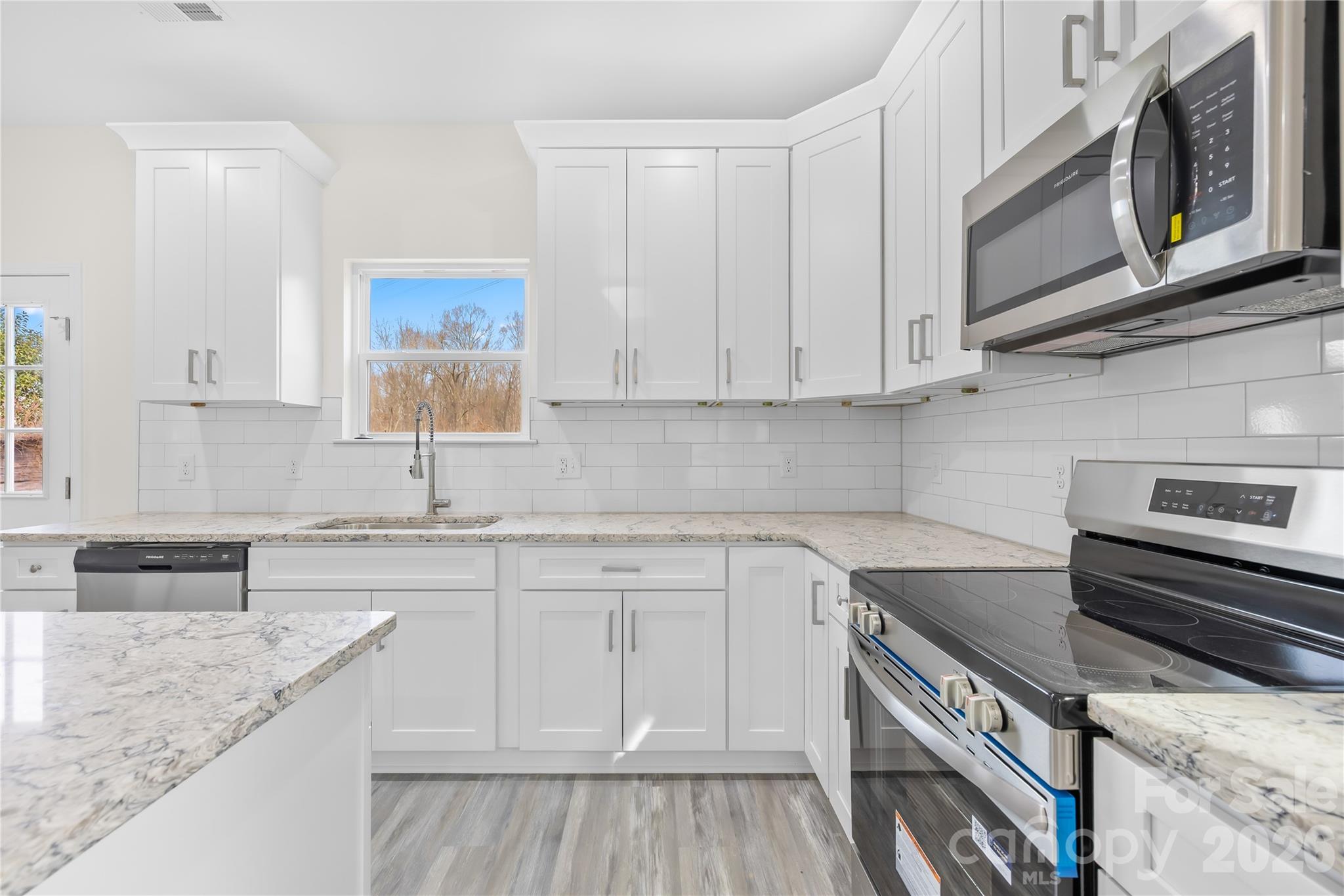 115 S Railroad Avenue Property Photo 4