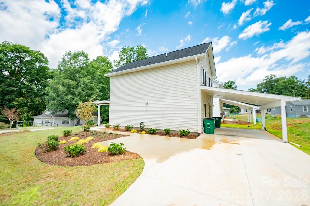 166 Illinois Street Property Photo 3