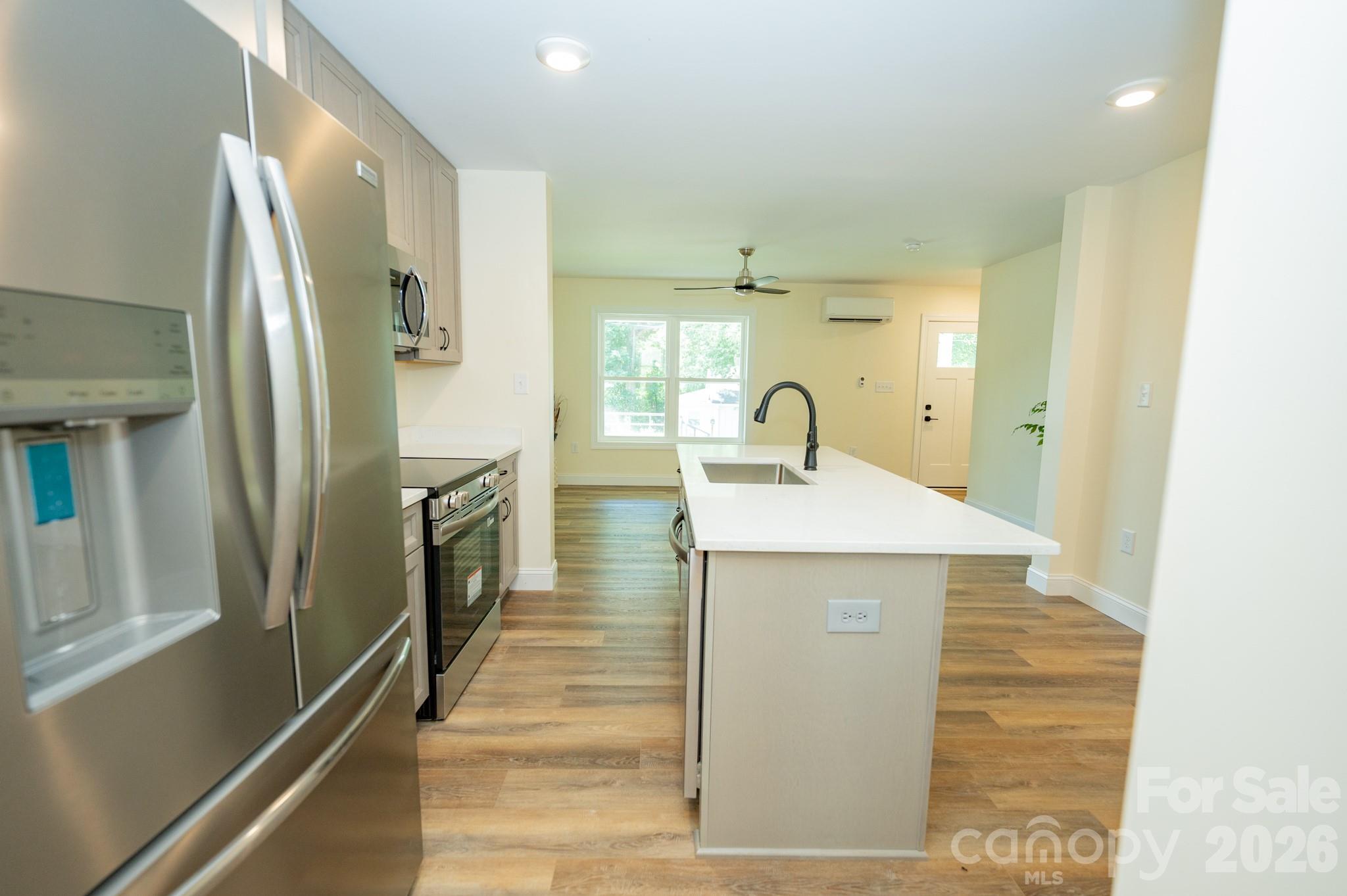 166 Illinois Street Property Photo 8