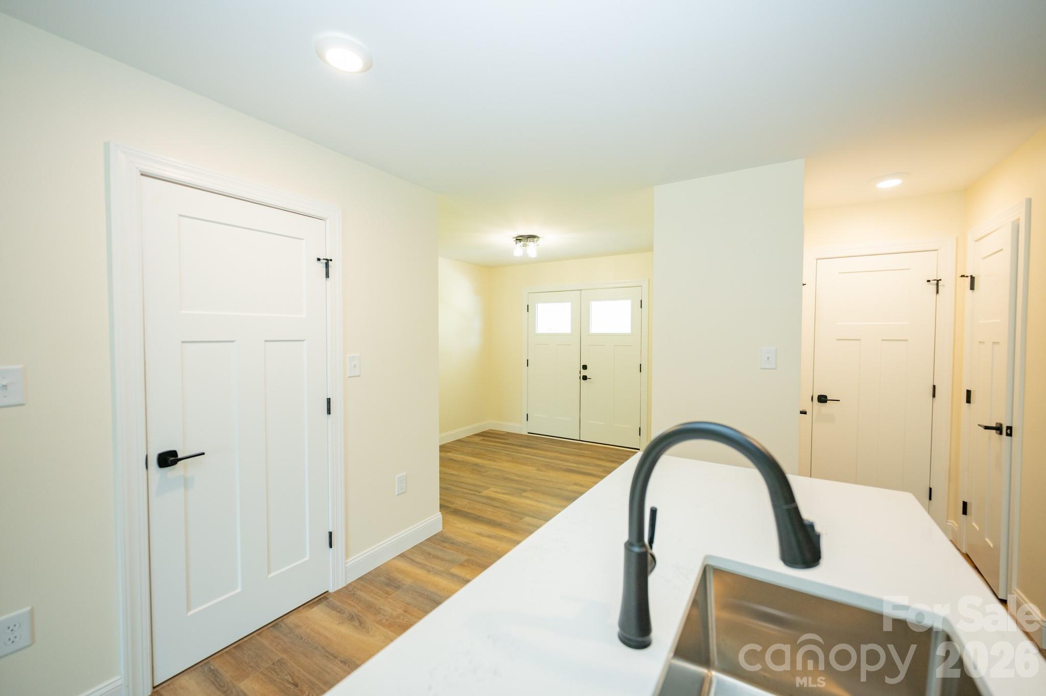 166 Illinois Street Property Photo 11