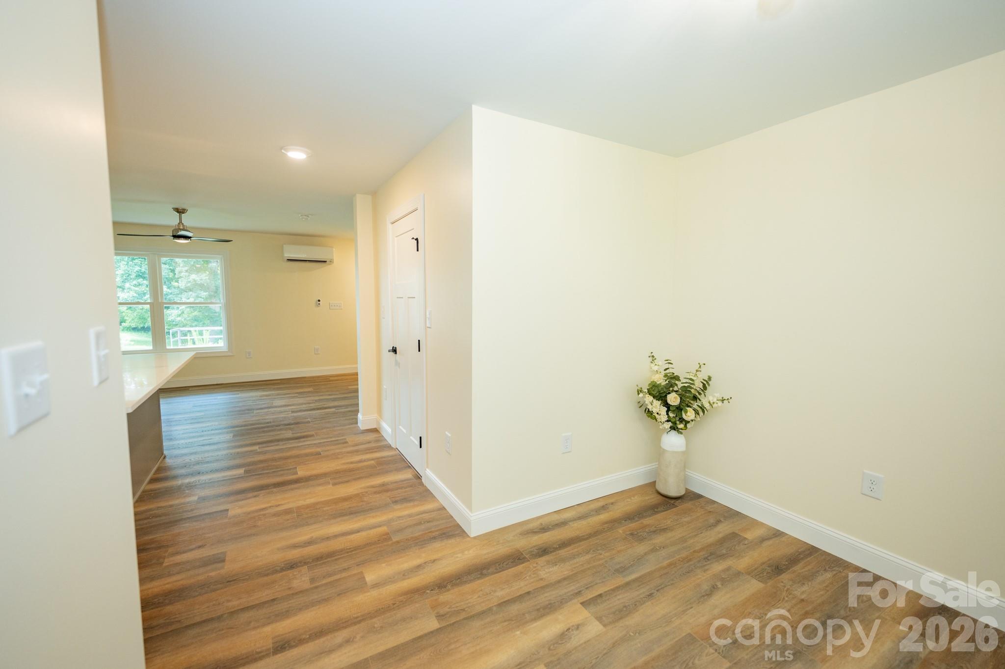 166 Illinois Street Property Photo 13