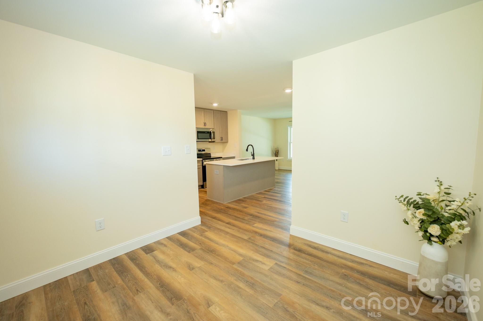 166 Illinois Street Property Photo 14