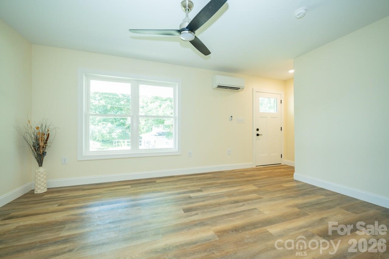 166 Illinois Street Property Photo 15