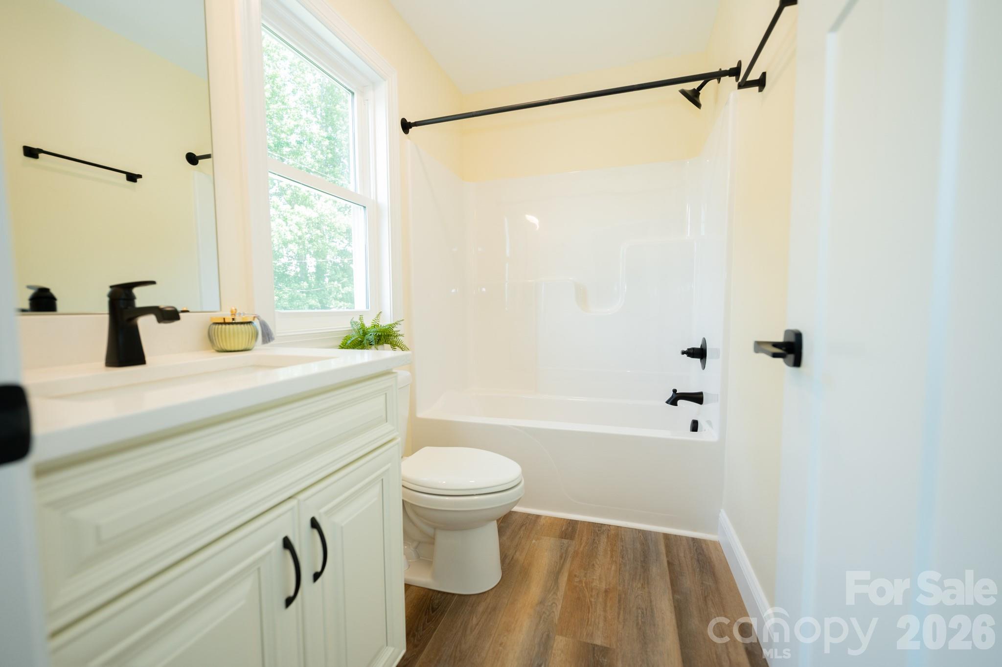 166 Illinois Street Property Photo 20