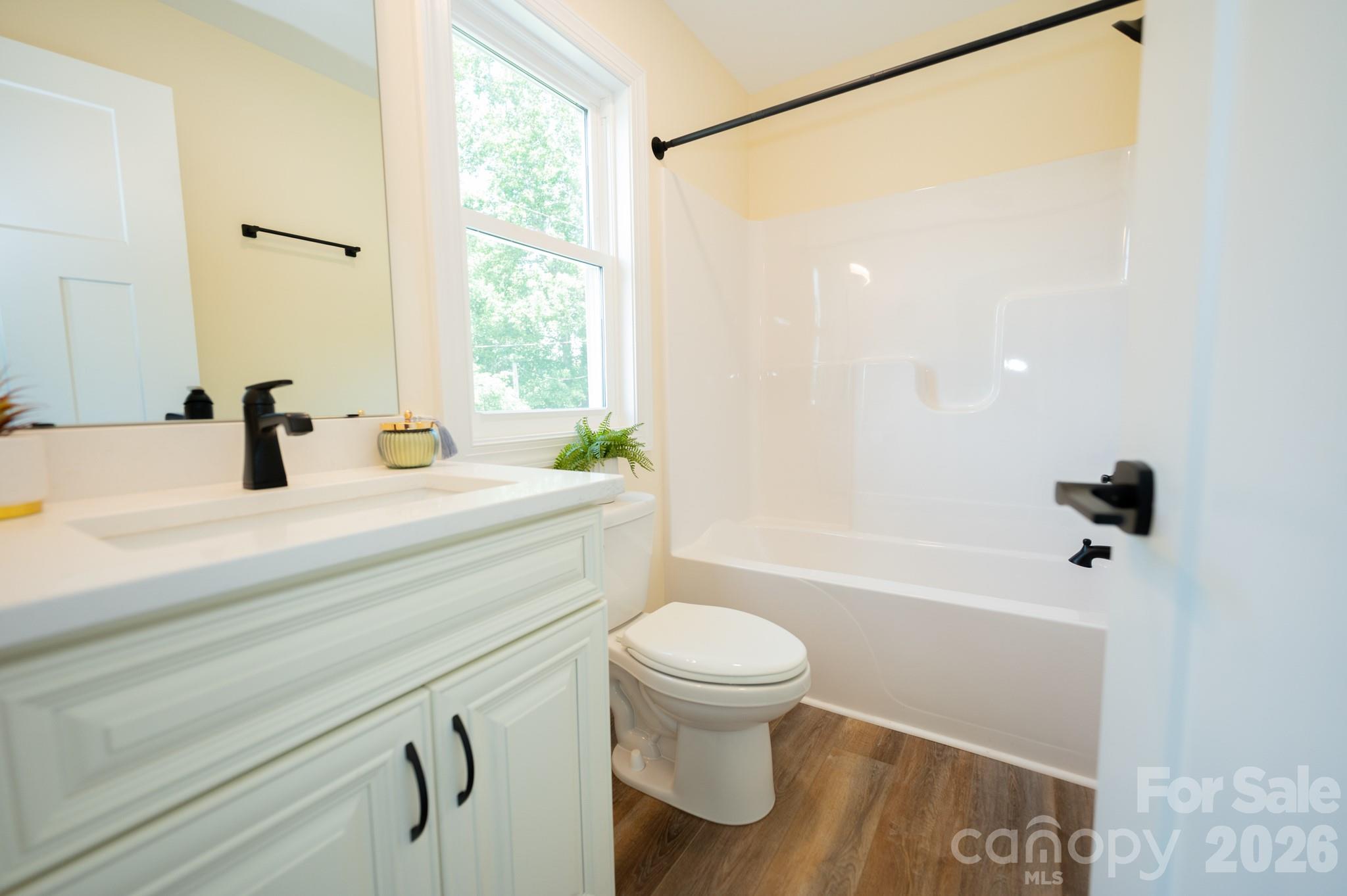 166 Illinois Street Property Photo 21