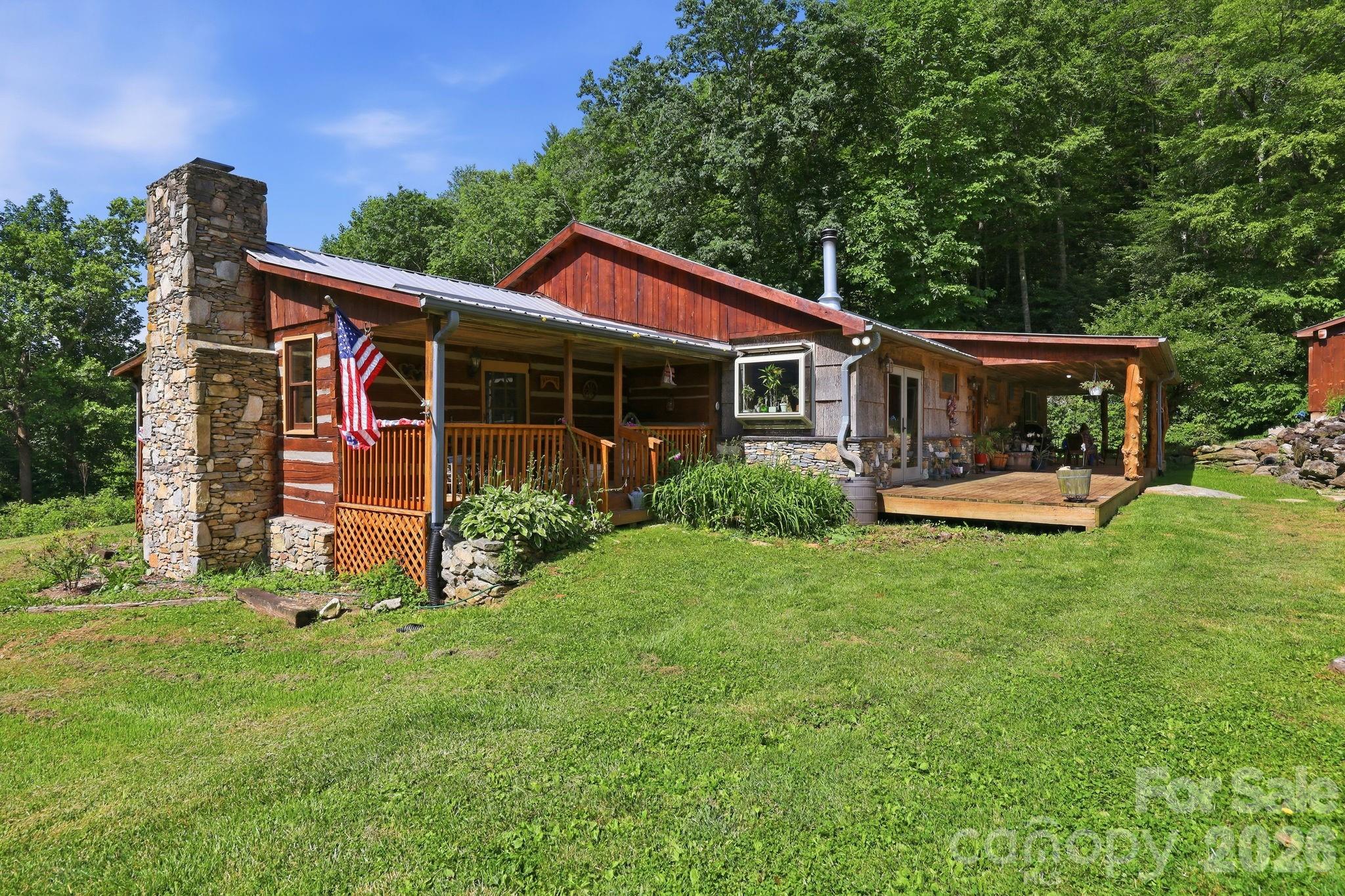 1005 Smith Creek Road Property Photo 1