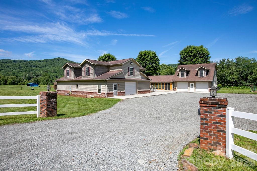19 Helping Hands Way Property Photo 1