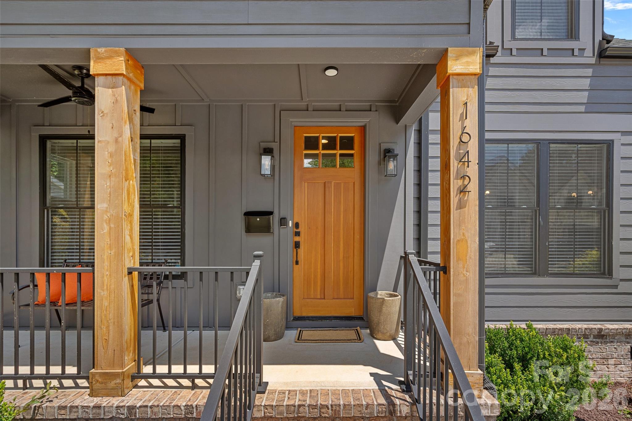 1642 Longfellow Street Property Photo 2