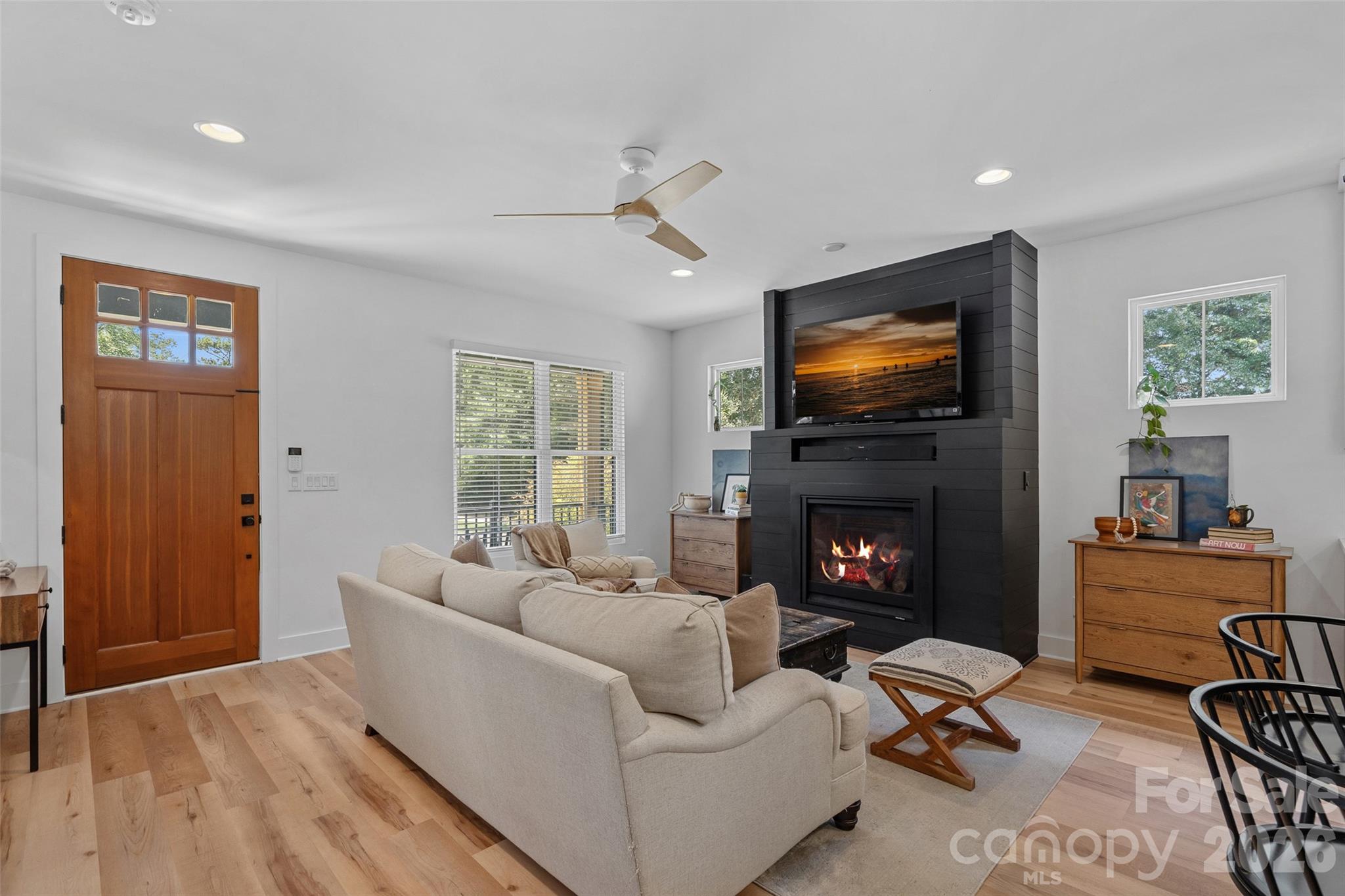 1642 Longfellow Street Property Photo 3