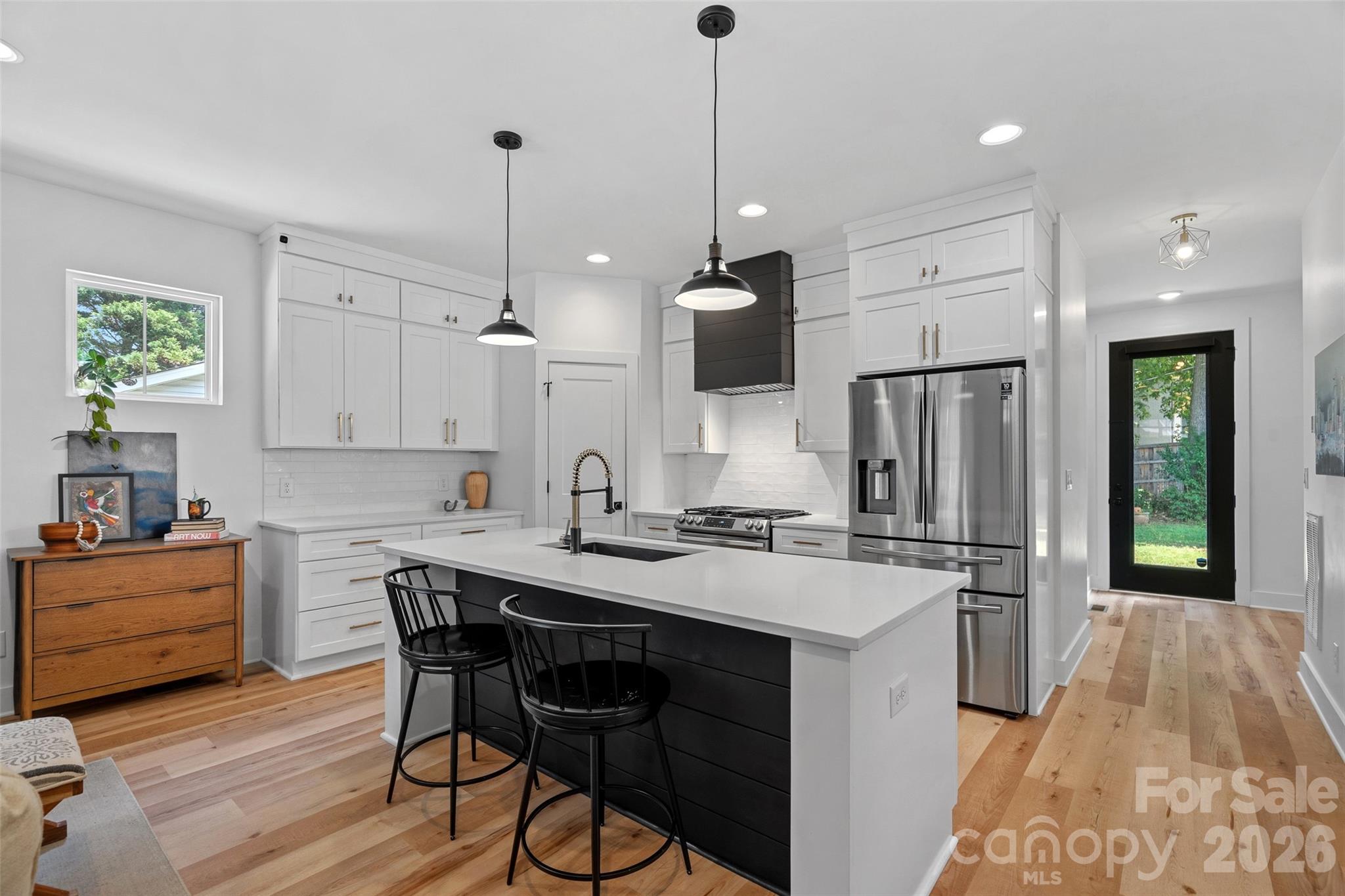 1642 Longfellow Street Property Photo 5