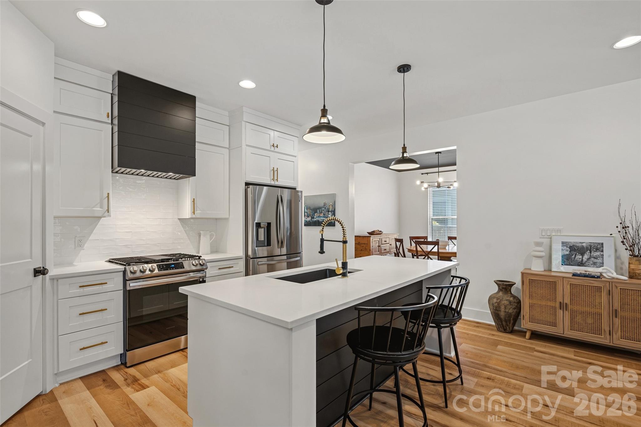 1642 Longfellow Street Property Photo 6