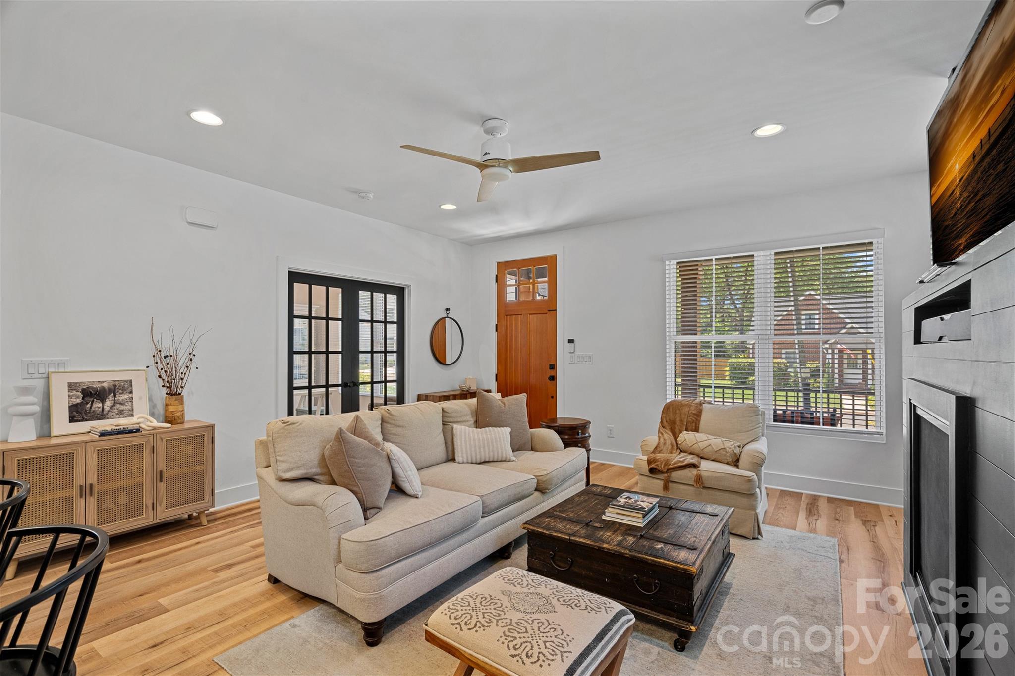 1642 Longfellow Street Property Photo 10