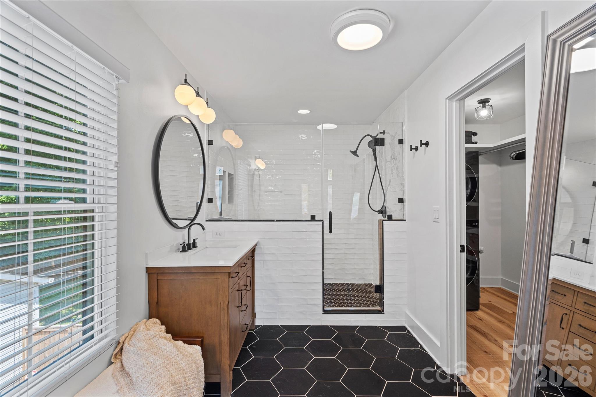 1642 Longfellow Street Property Photo 17