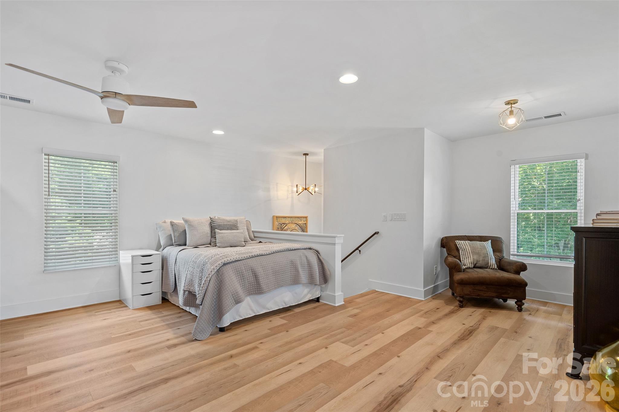 1642 Longfellow Street Property Photo 28