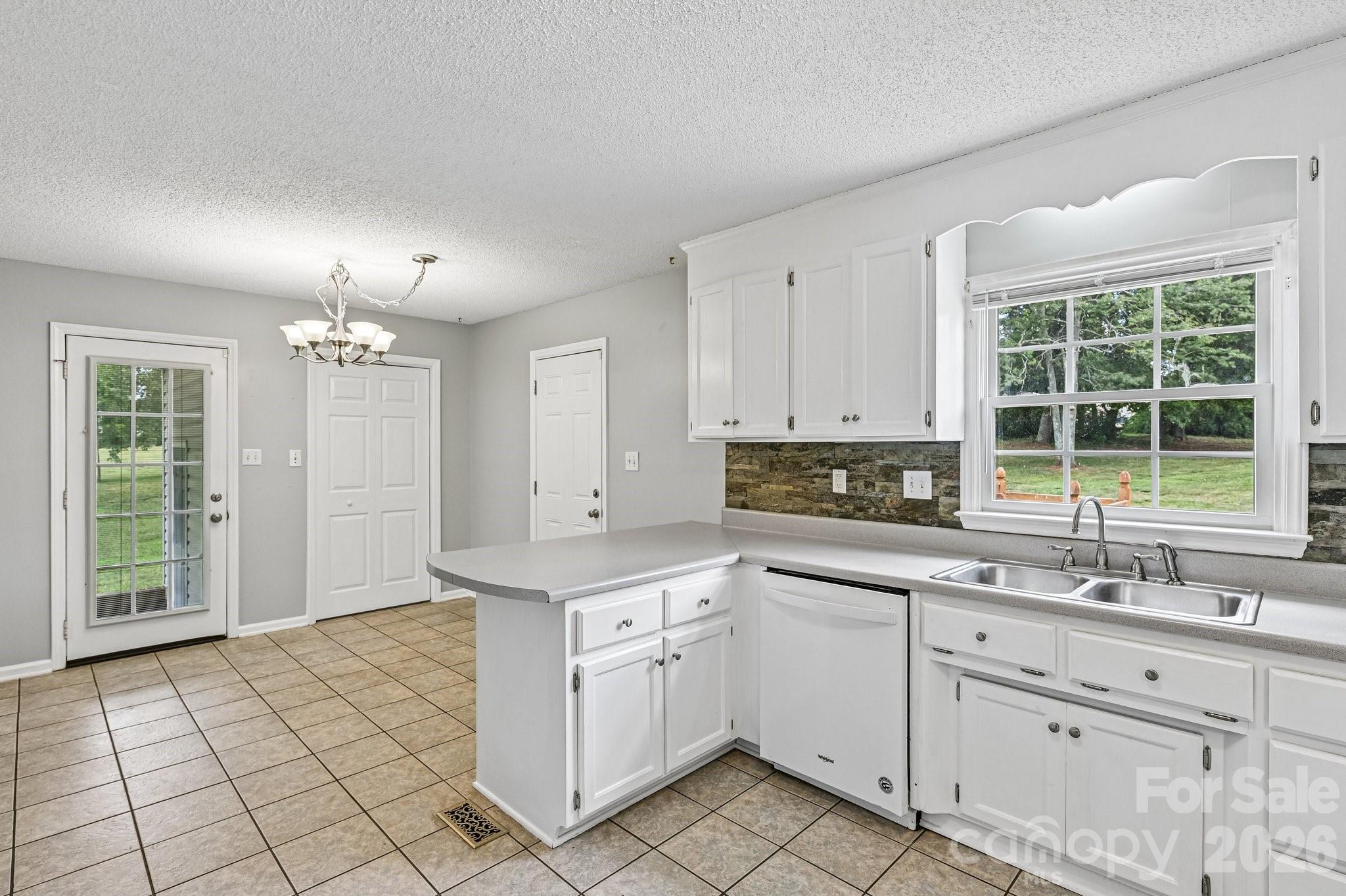 738 Mcdaniel Road Property Photo 10