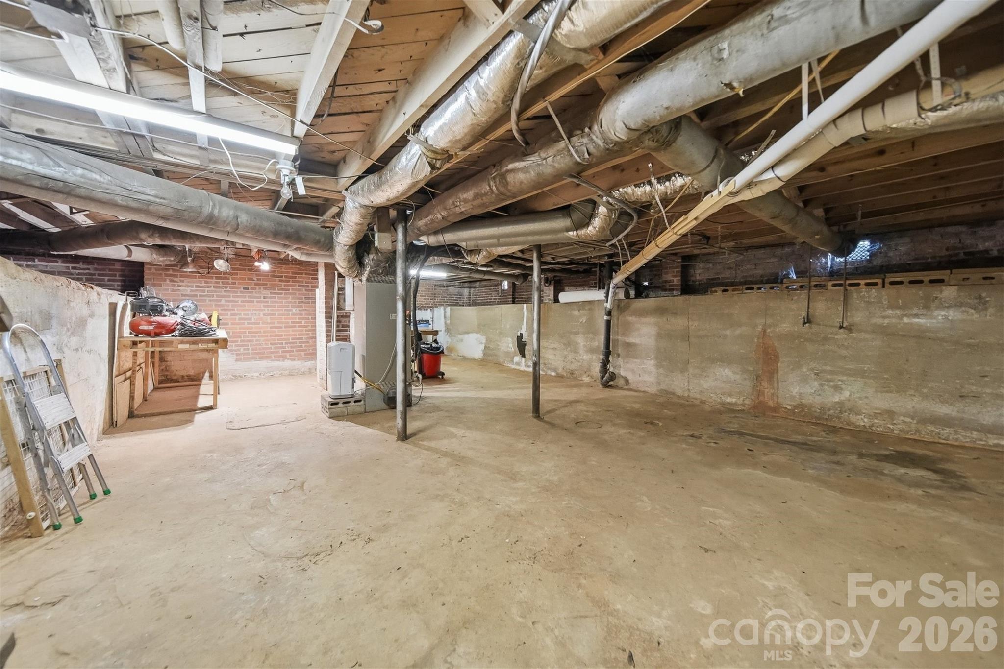 504 W 6th Street Property Photo 32