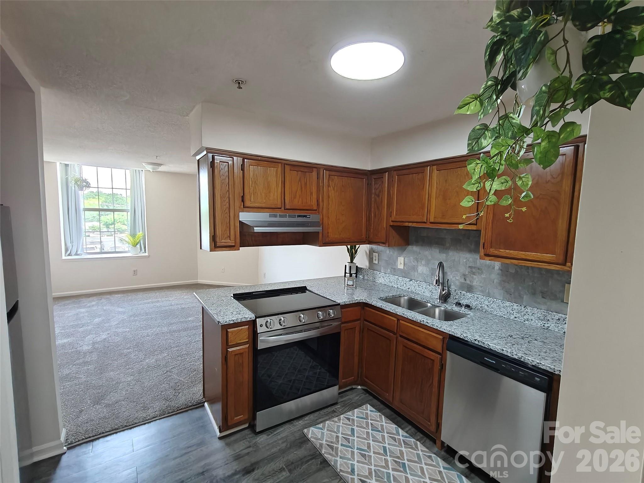 1 Buffalo Avenue 86 Property Photo 1