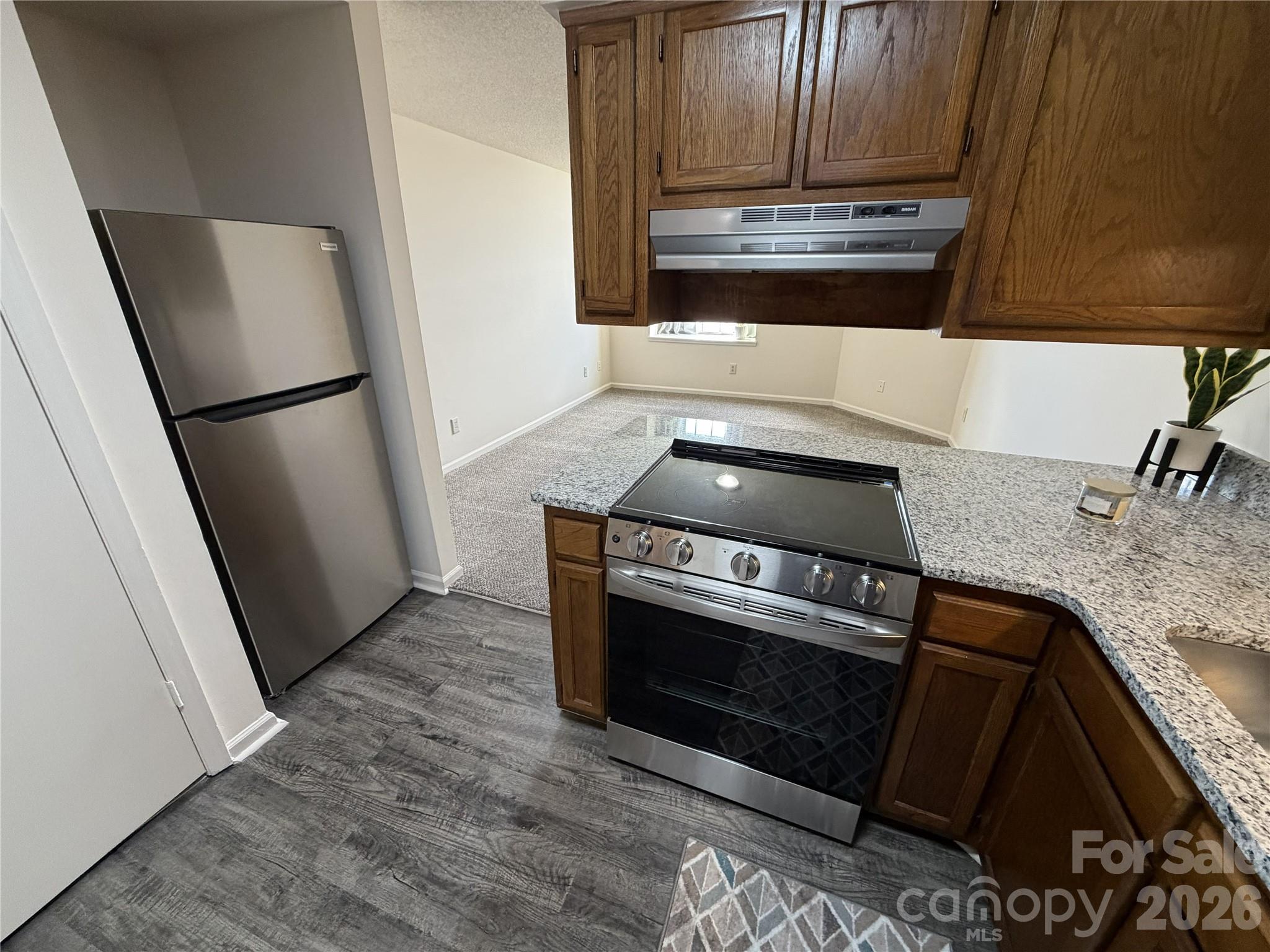 1 Buffalo Avenue 86 Property Photo 6