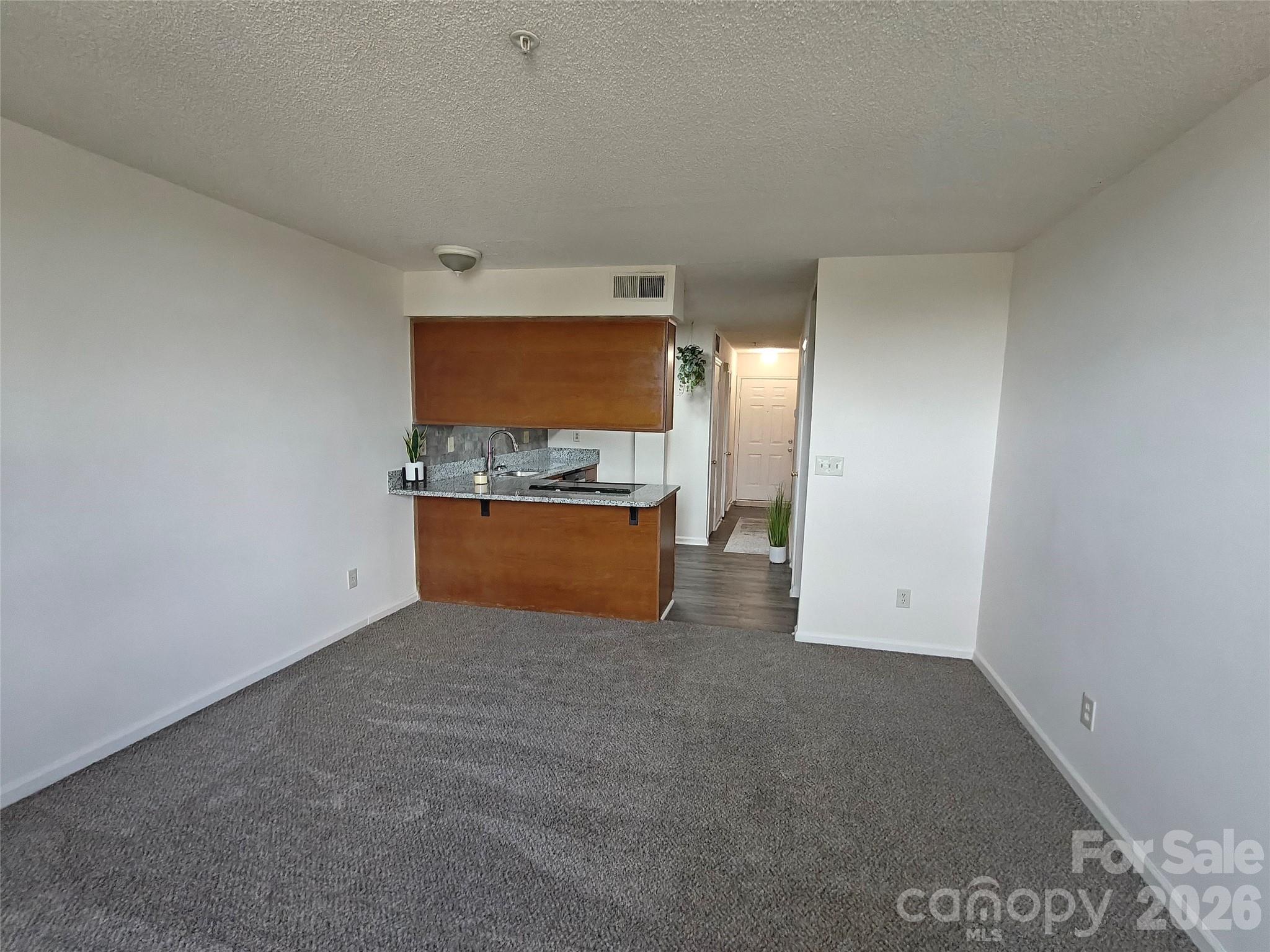 1 Buffalo Avenue 86 Property Photo 7