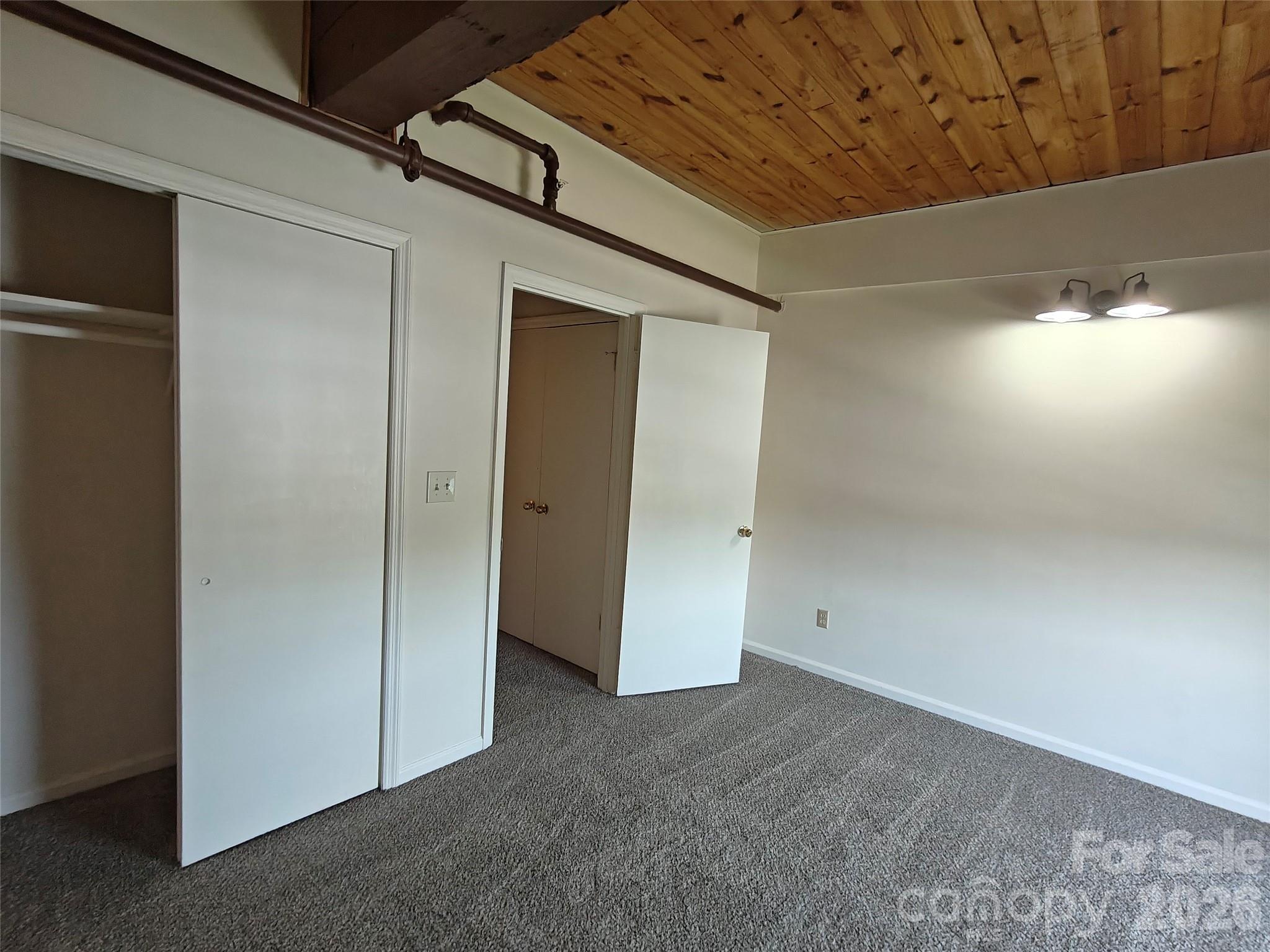 1 Buffalo Avenue 86 Property Photo 15