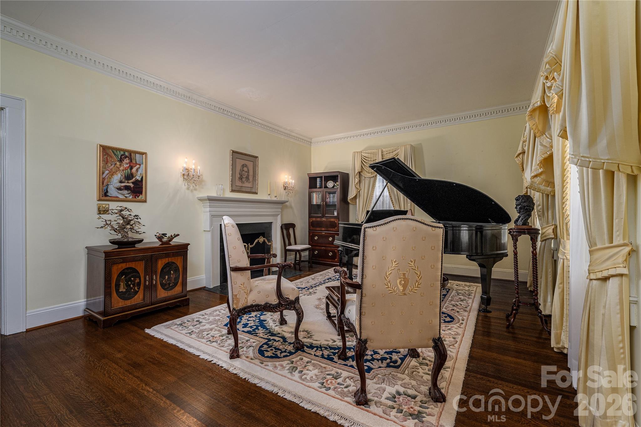 805 S Aspen Street Property Photo 4