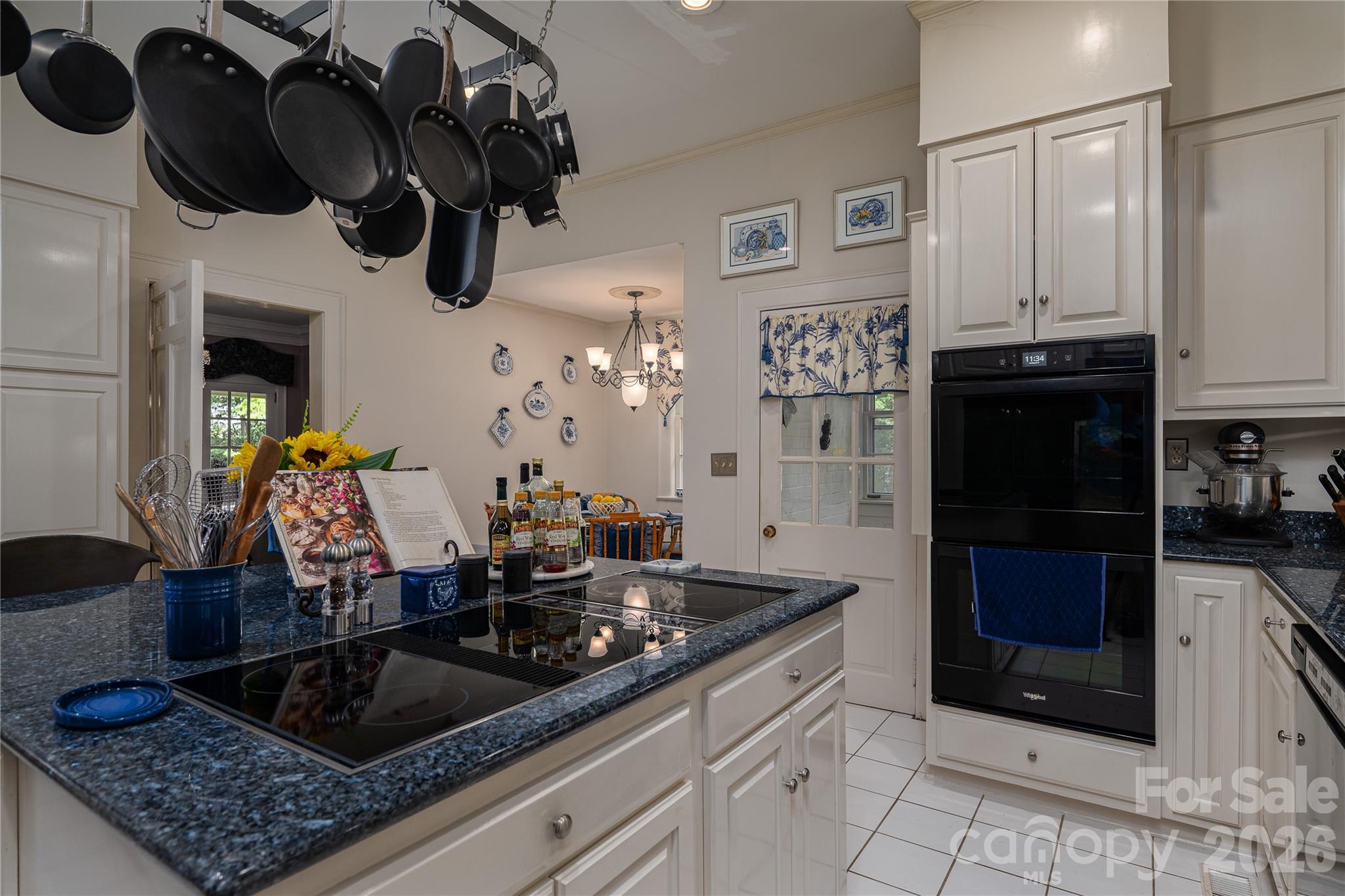 805 S Aspen Street Property Photo 13