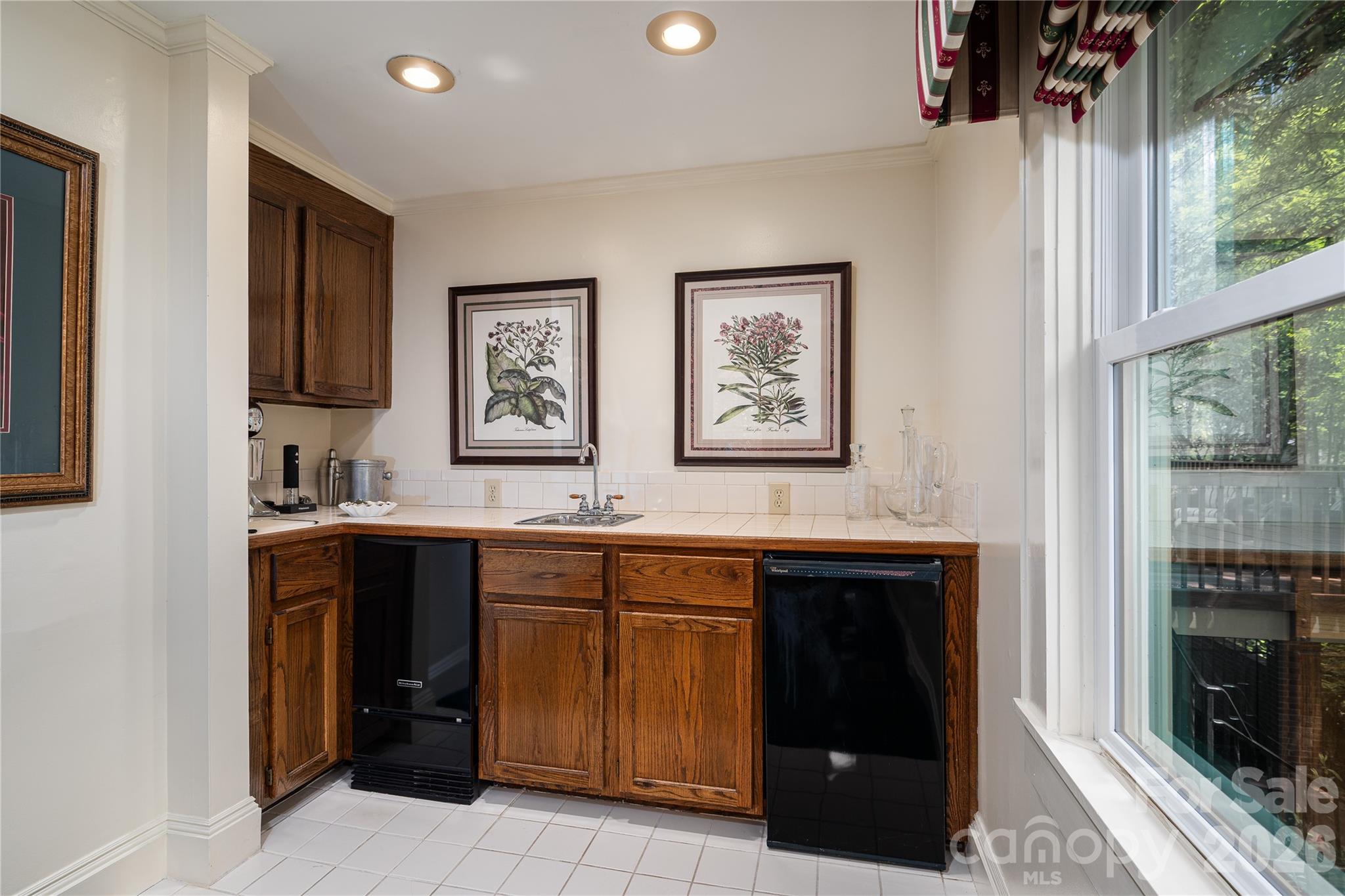 805 S Aspen Street Property Photo 16