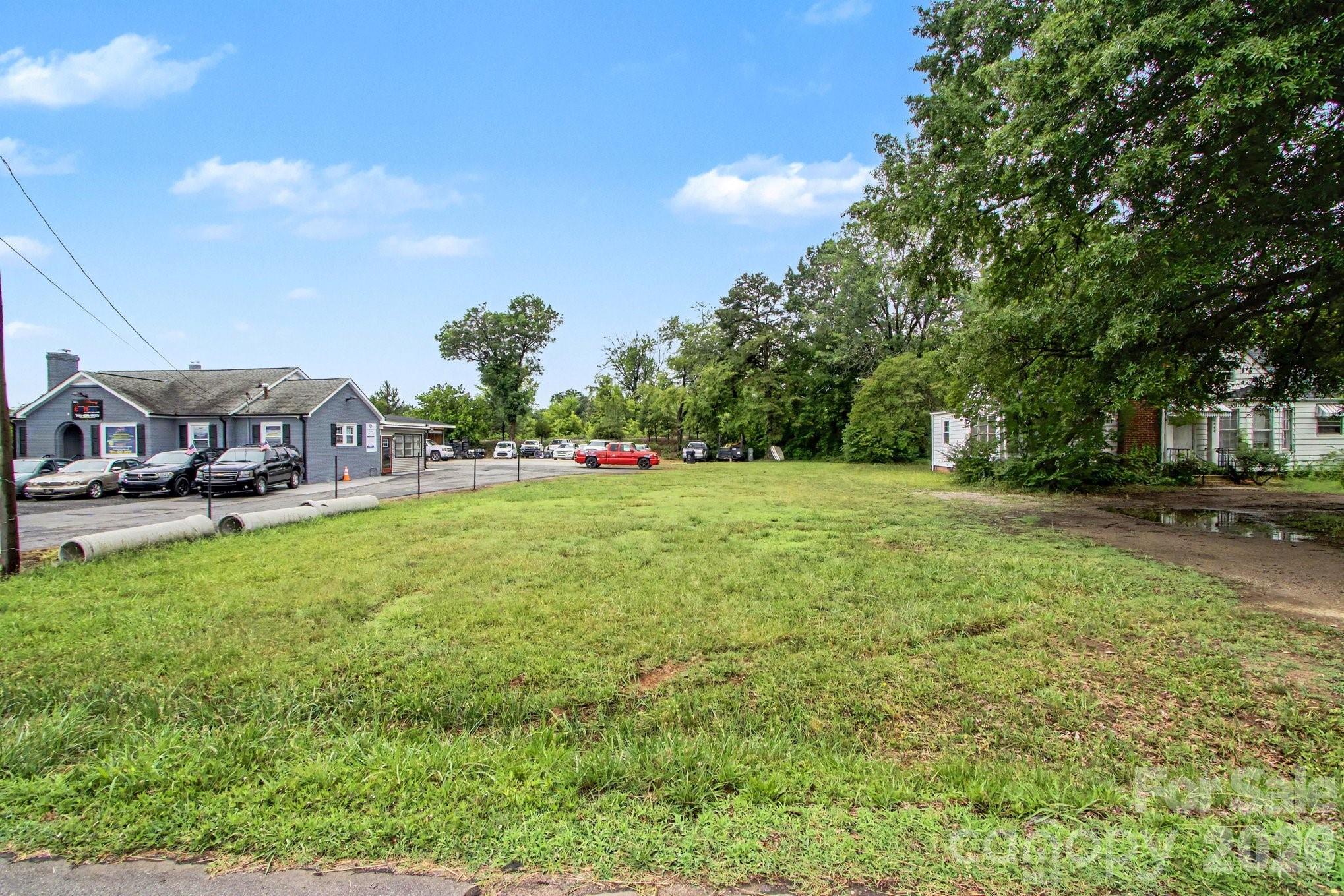 81 Transit Court Property Photo 2