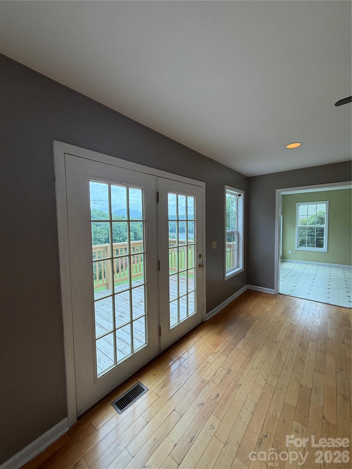 113 Lakeside Drive Property Photo 11