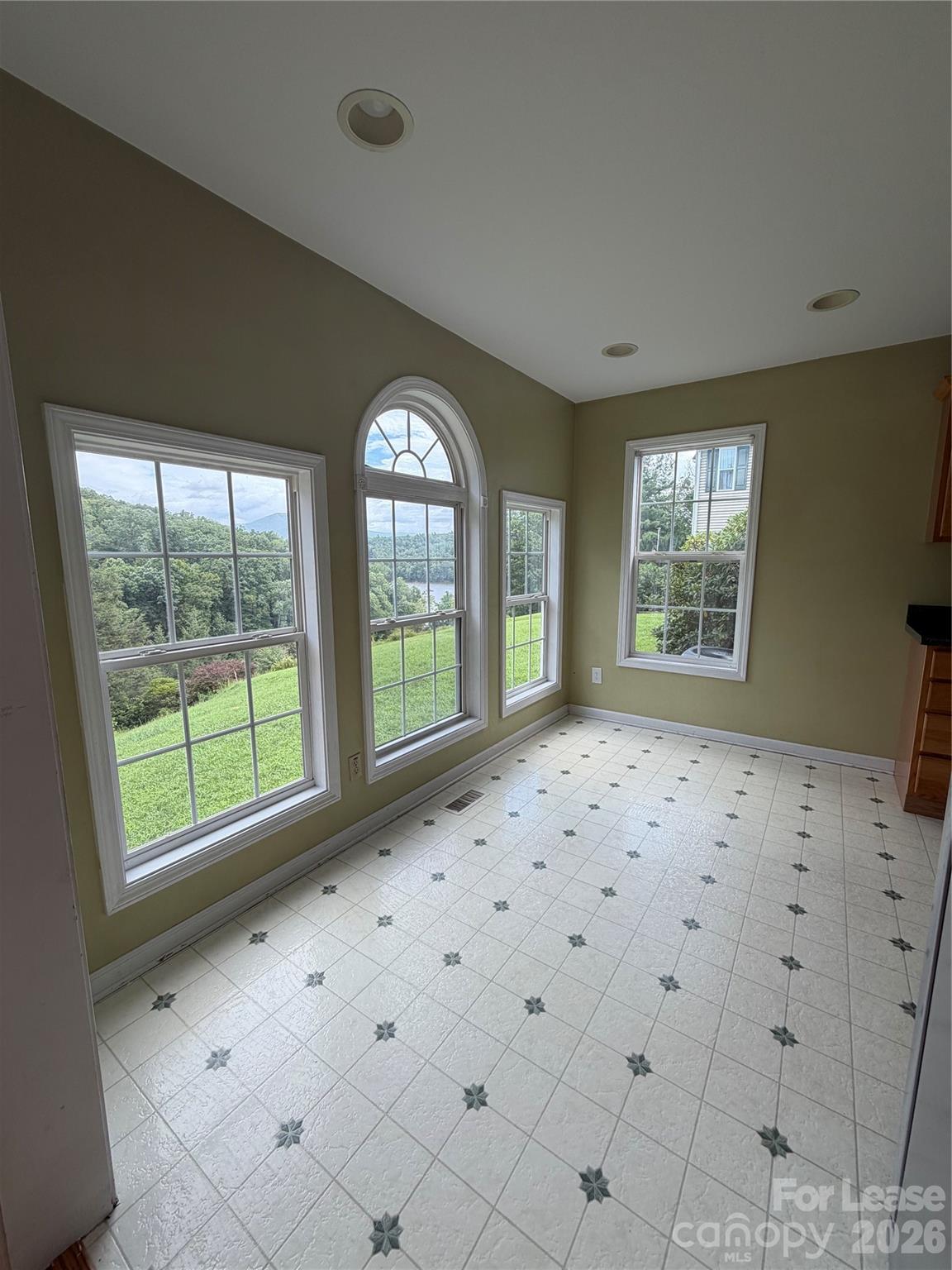113 Lakeside Drive Property Photo 14