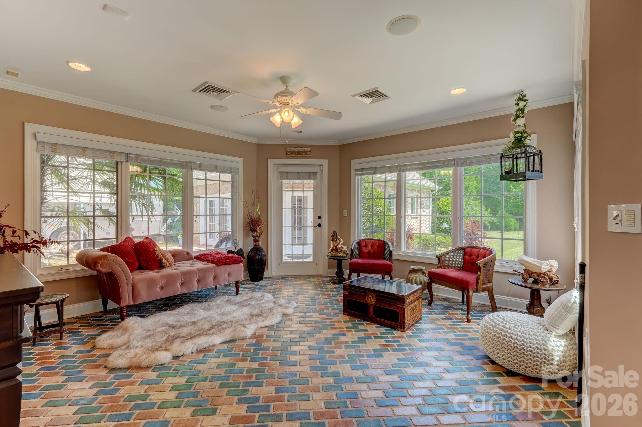8106 Breezy Hill Drive Property Photo 12