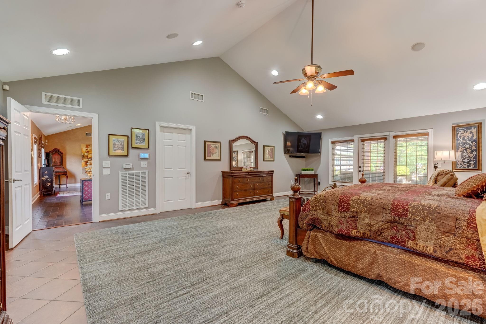 8106 Breezy Hill Drive Property Photo 15