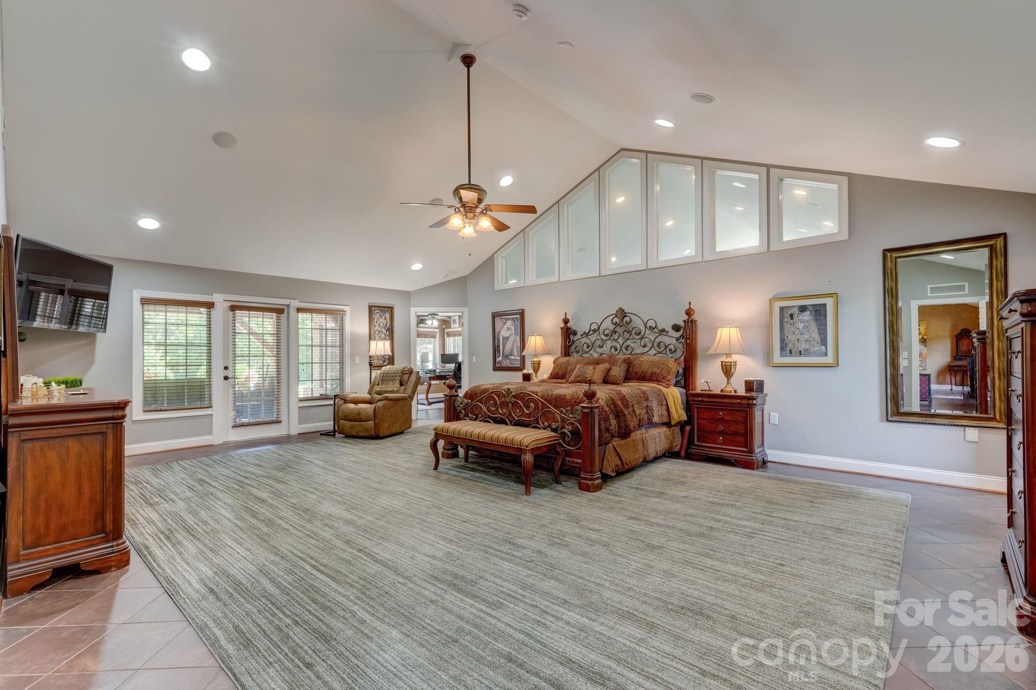 8106 Breezy Hill Drive Property Photo 16