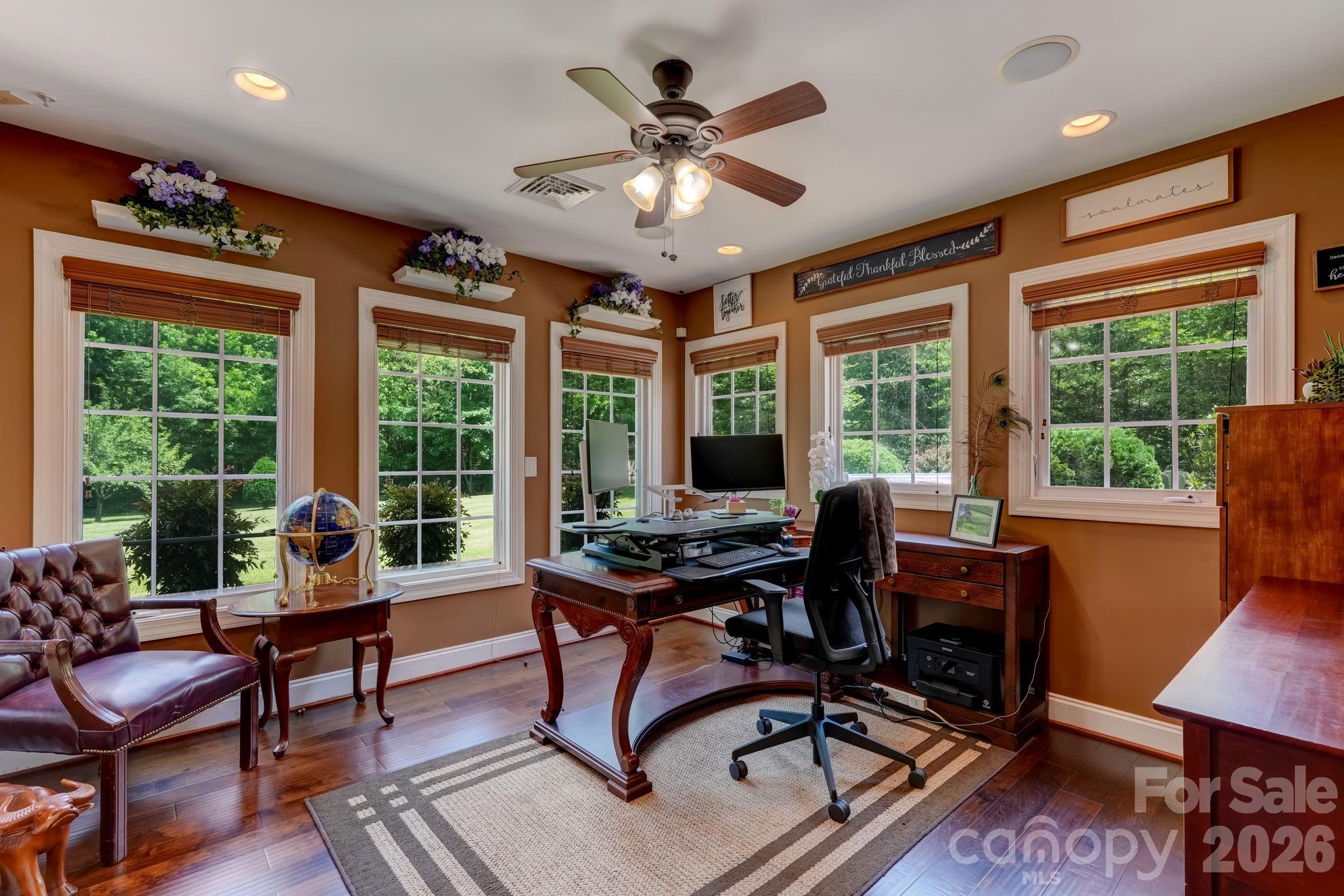 8106 Breezy Hill Drive Property Photo 18