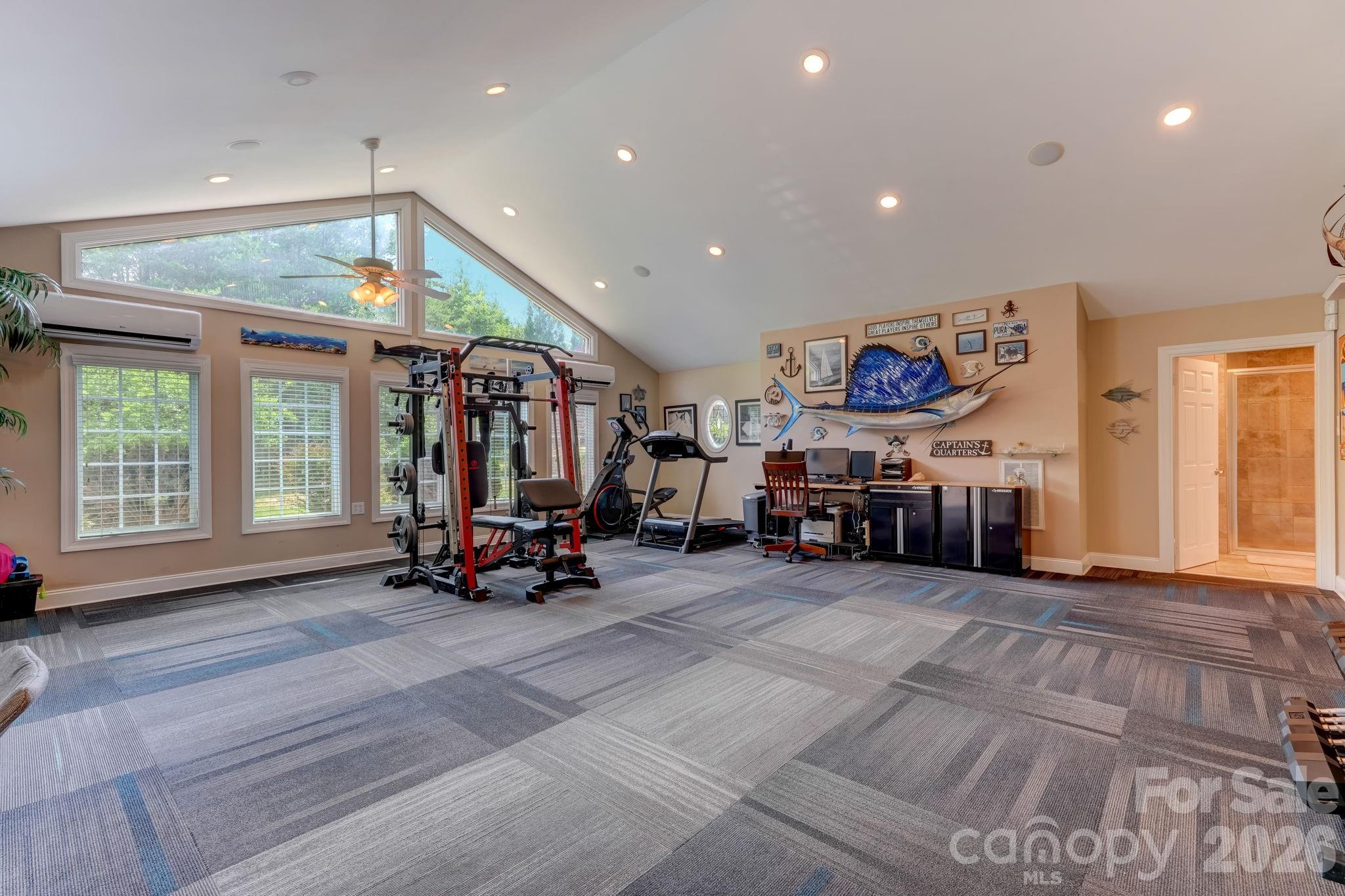8106 Breezy Hill Drive Property Photo 24
