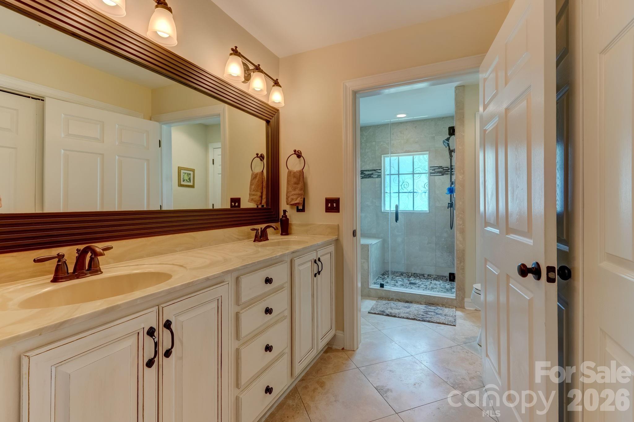 8106 Breezy Hill Drive Property Photo 28